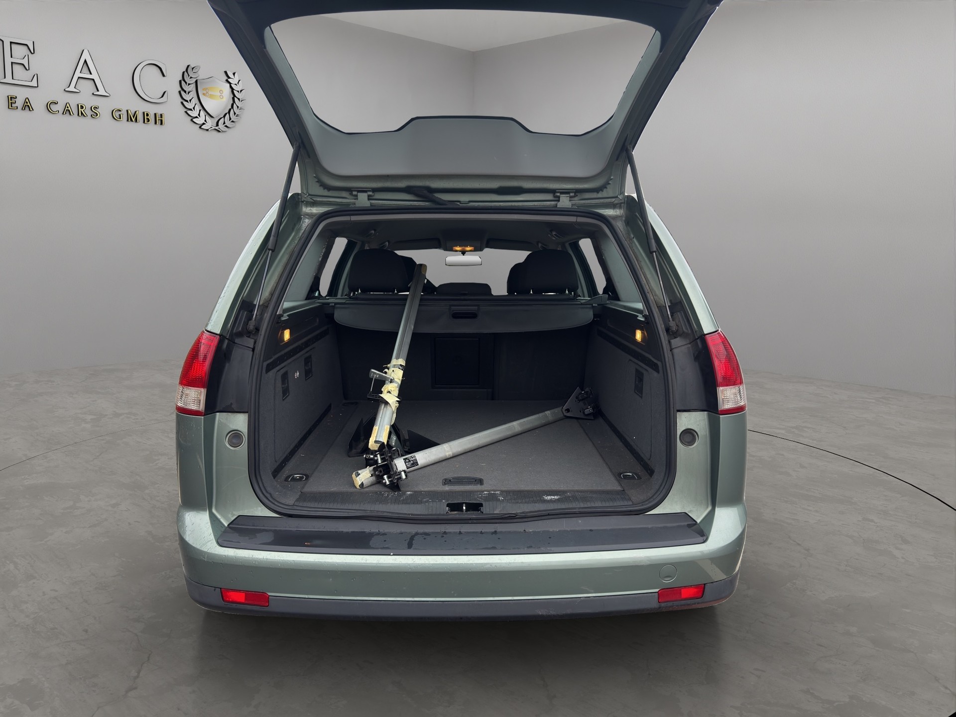 OPEL Vectra Caravan 1.8 Essentia-image-12