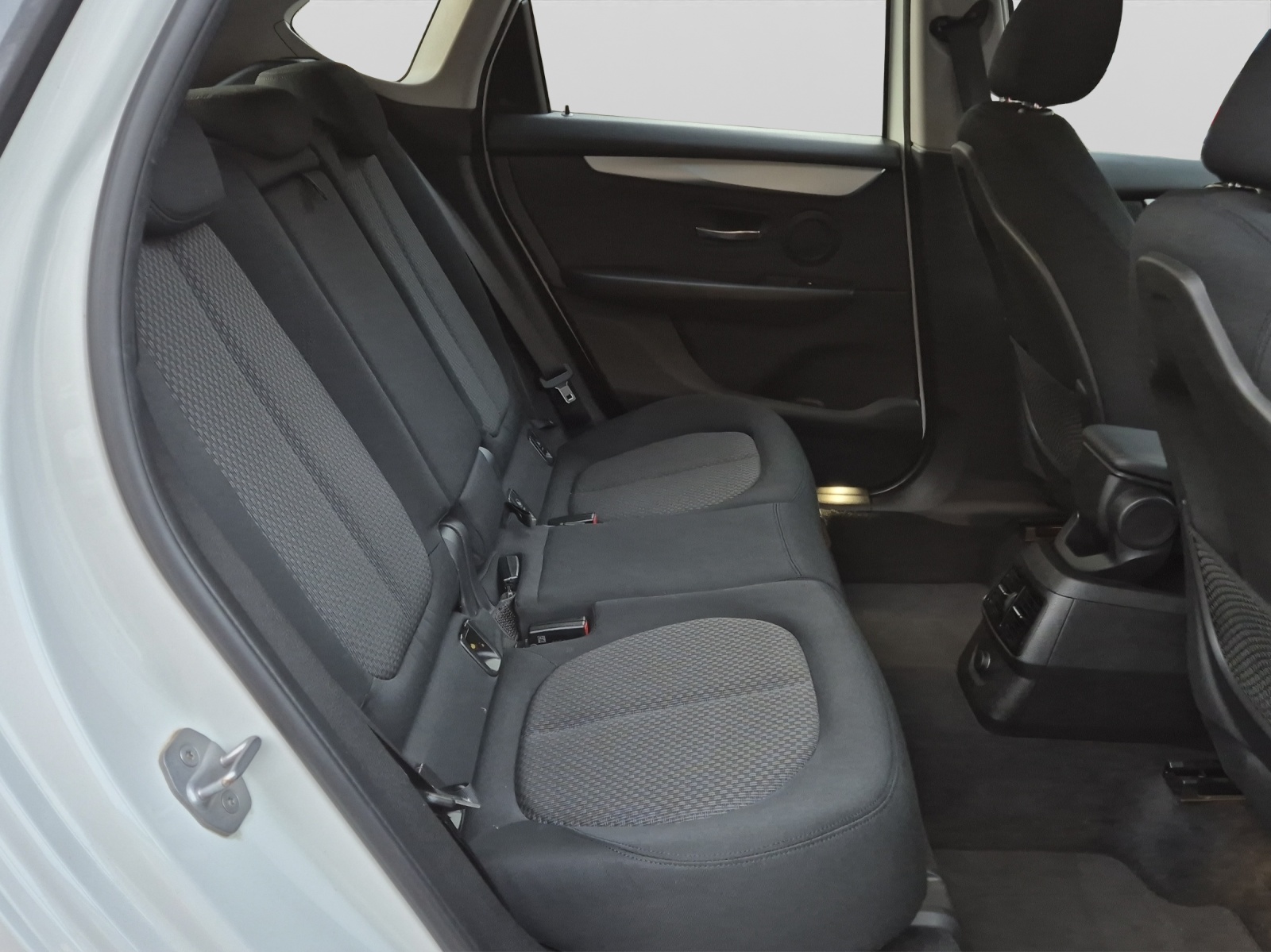 BMW 218i Active Tourer-image-14