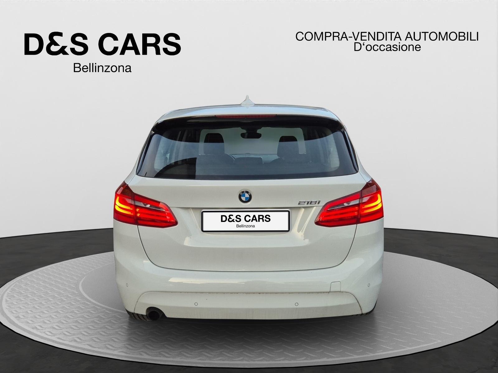 BMW 218i Active Tourer-image-4