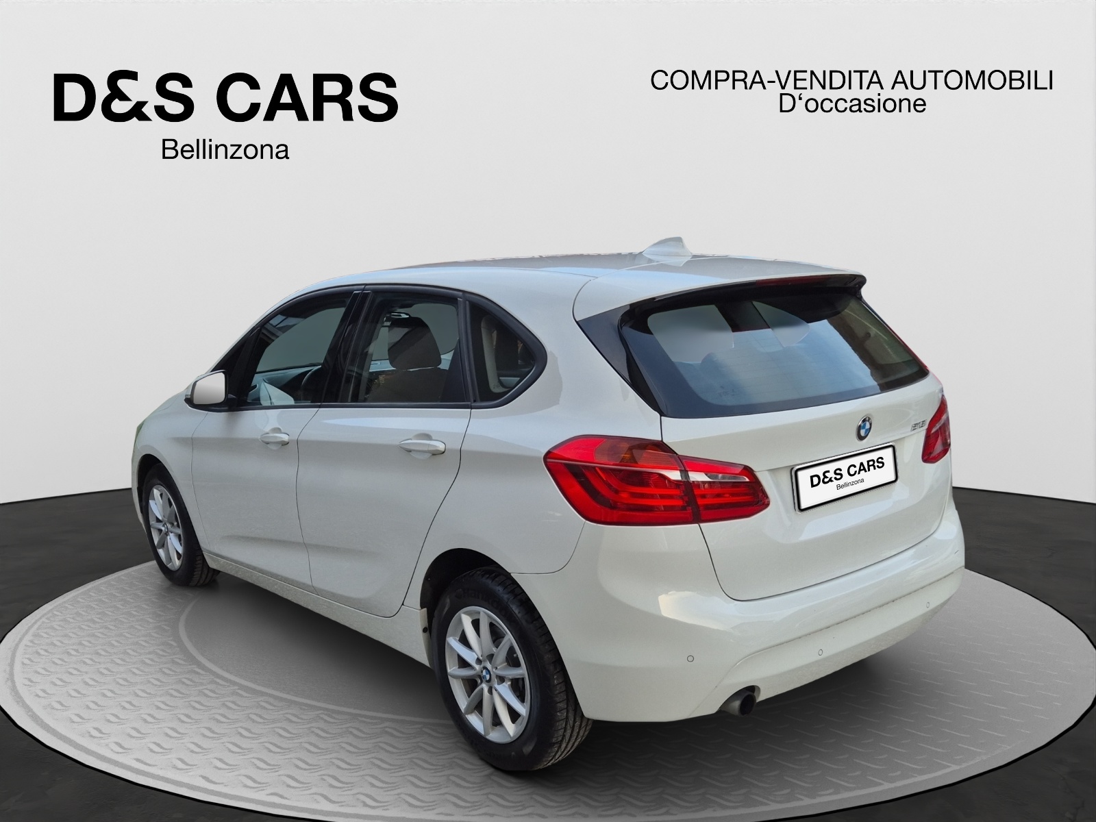 BMW 218i Active Tourer-image-3