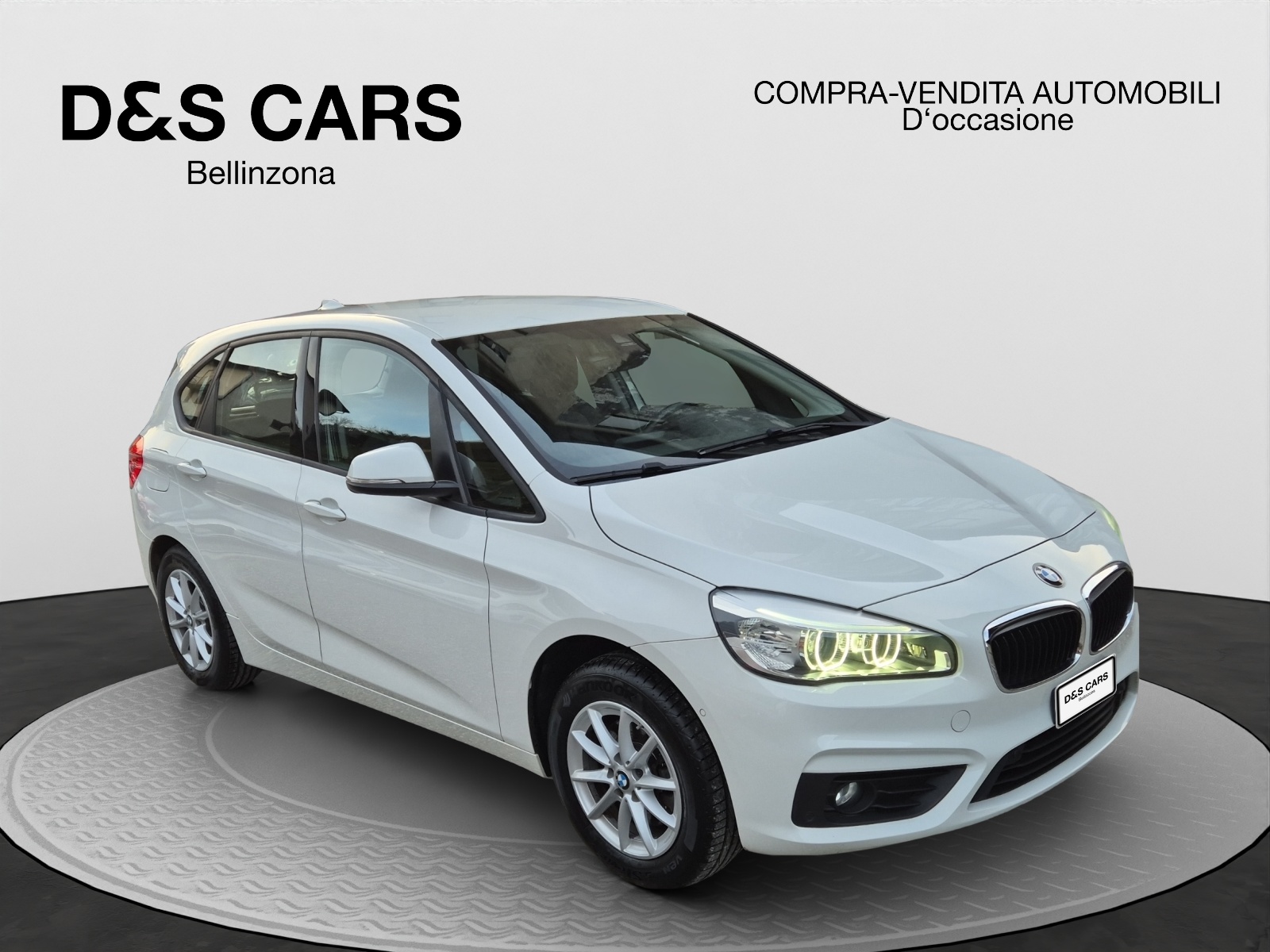 BMW 218i Active Tourer-image-7