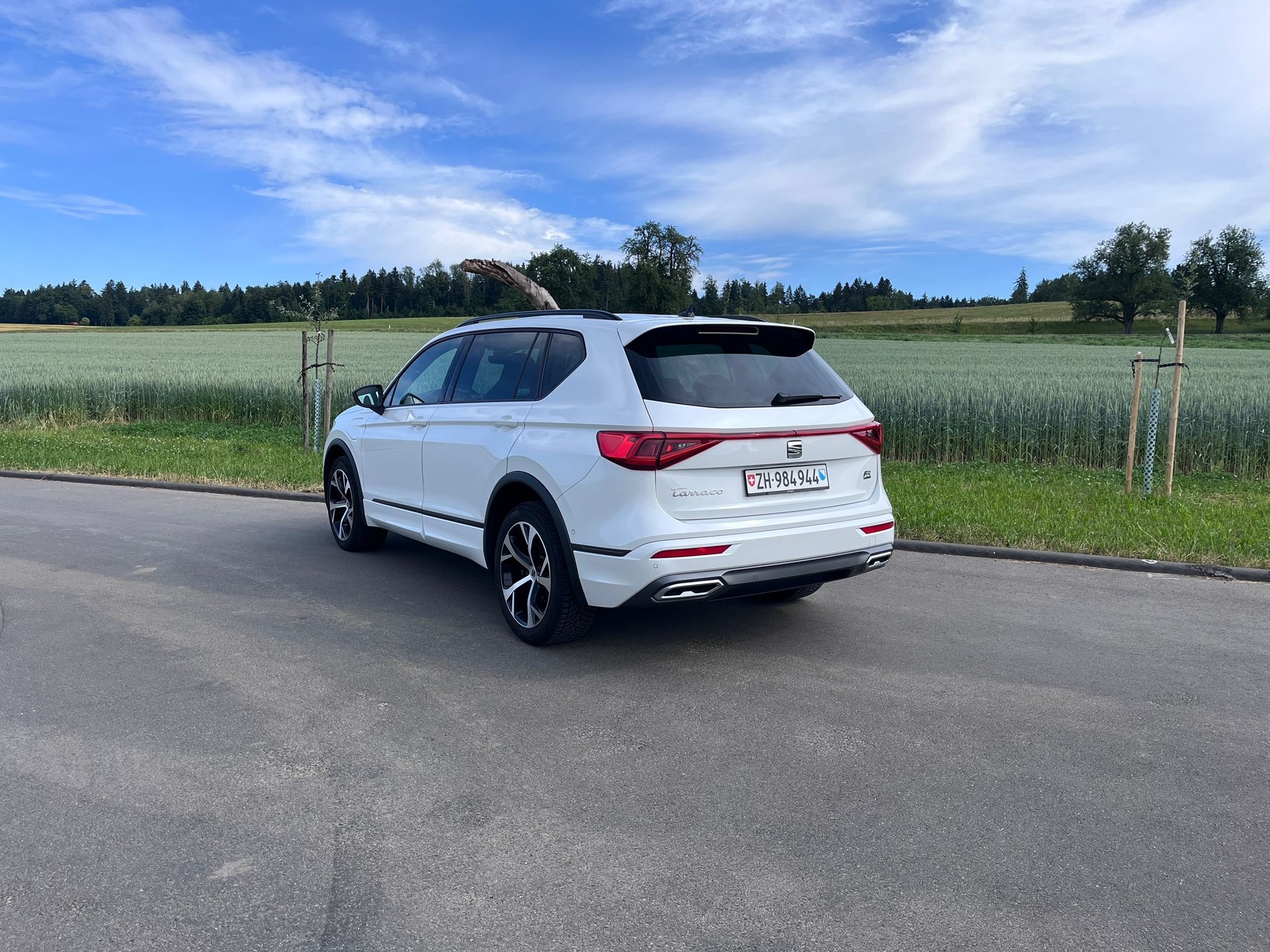 SEAT 1.4 eHybrid FR DSG-image-2