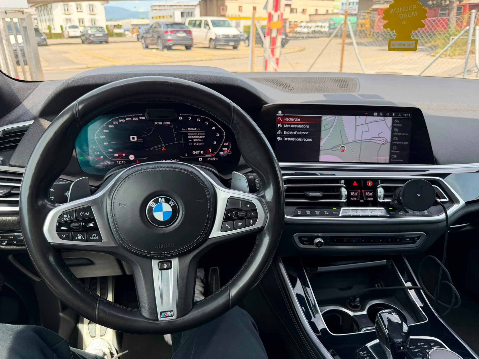 BMW X5 xDrive M50d Steptronic garantie 2 ans edition FULL BLACK panorama 🇨🇭-image-12