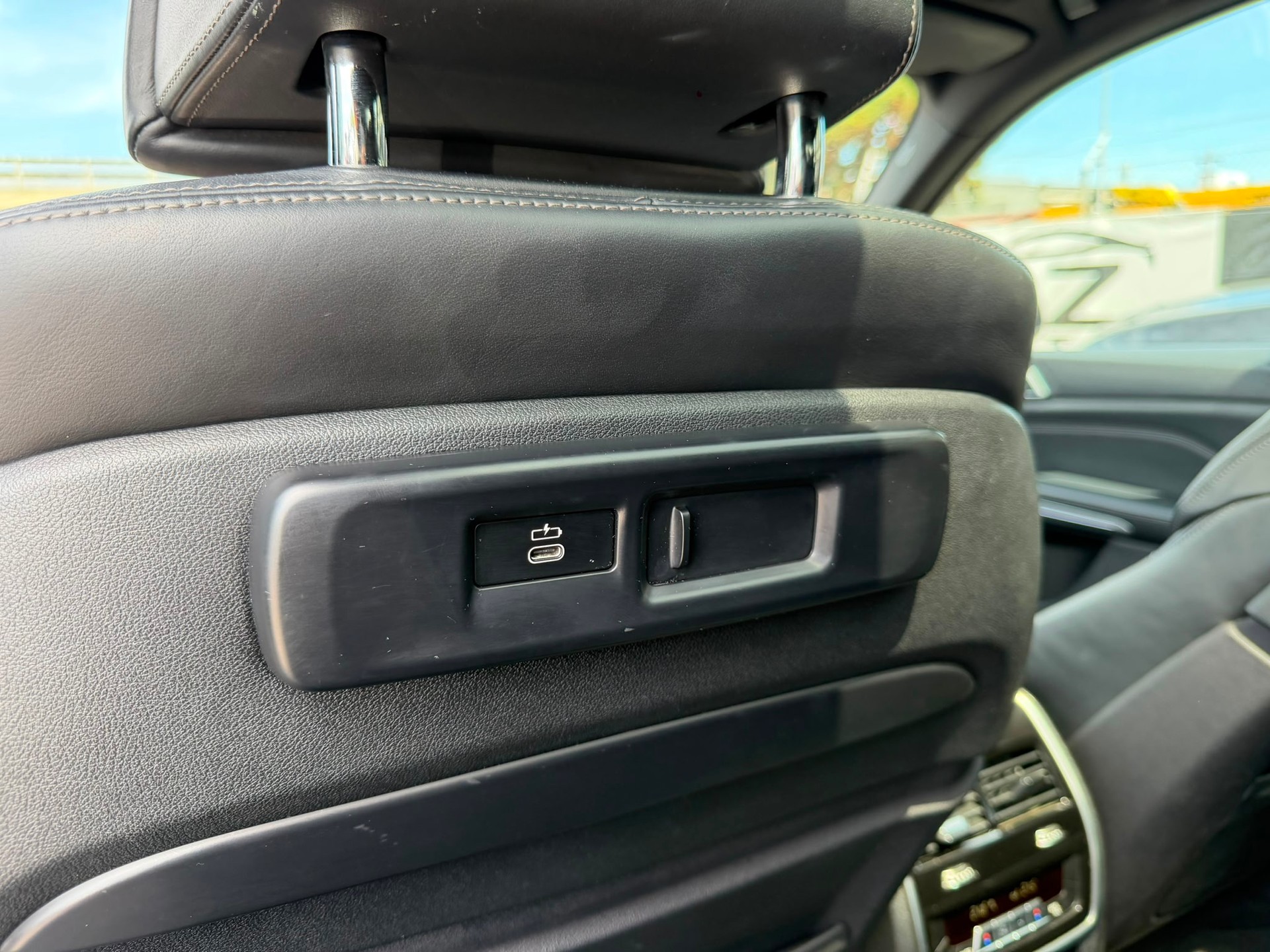 BMW X5 xDrive M50d Steptronic garantie 2 ans edition FULL BLACK panorama 🇨🇭-image-22