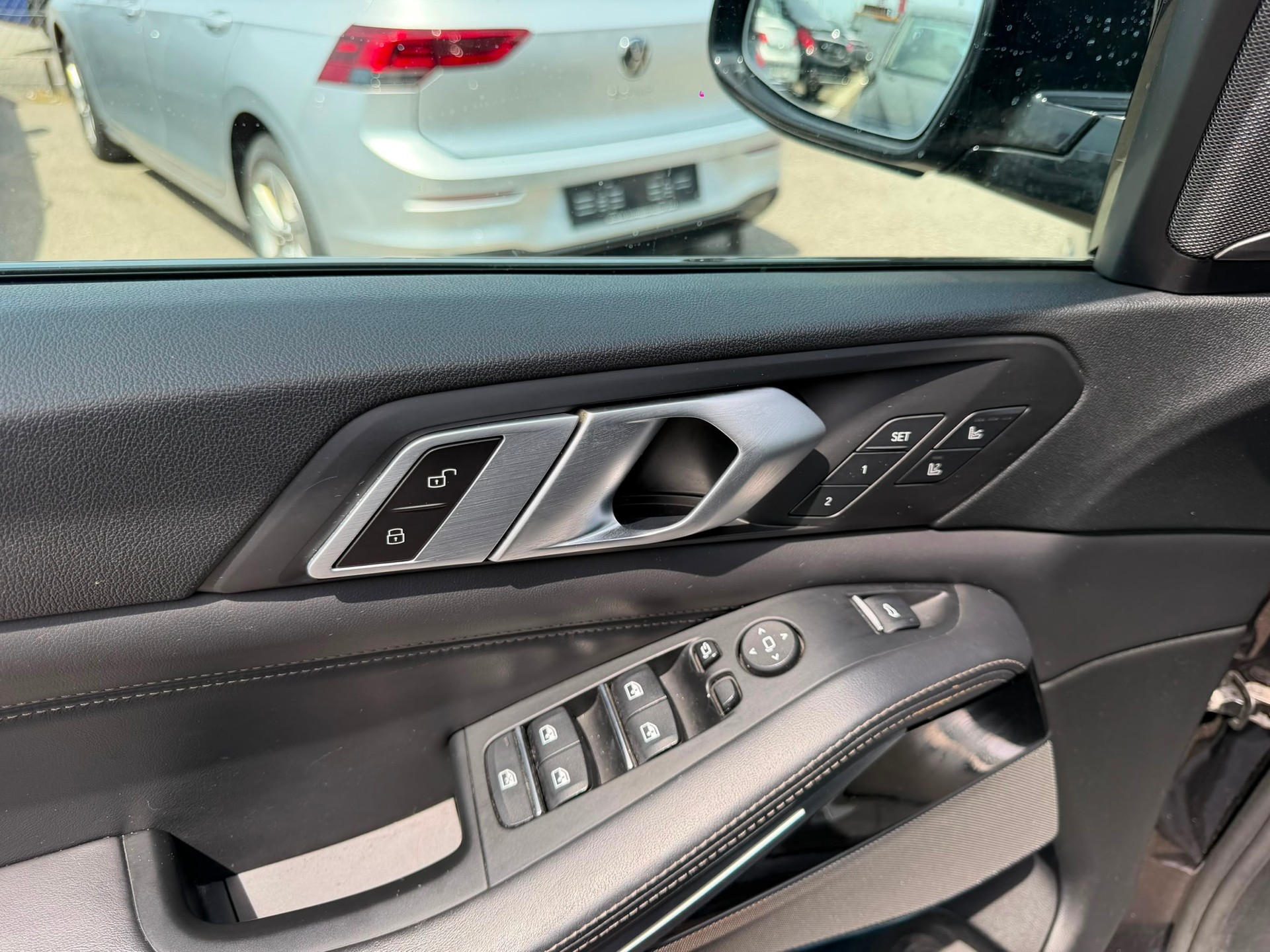 BMW X5 xDrive M50d Steptronic garantie 2 ans edition FULL BLACK panorama 🇨🇭-image-19