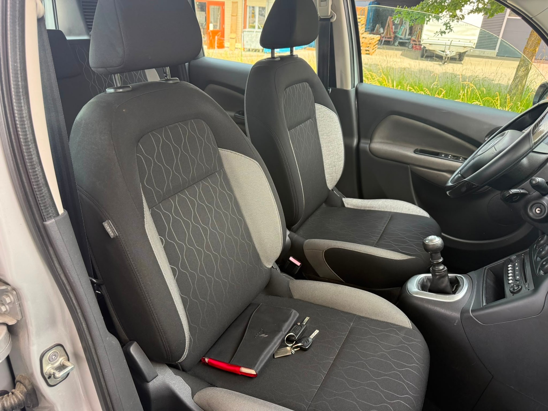 CITROEN C3 Picasso 1.6 HDi Exclusive-image-8