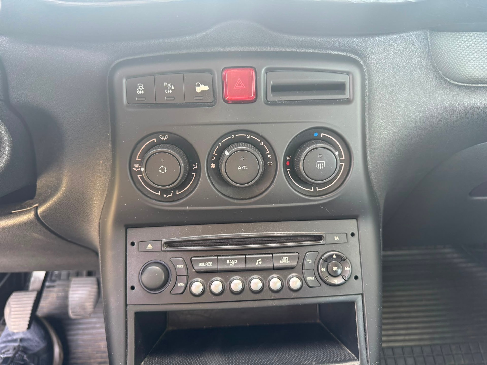 CITROEN C3 Picasso 1.6 HDi Exclusive-image-12