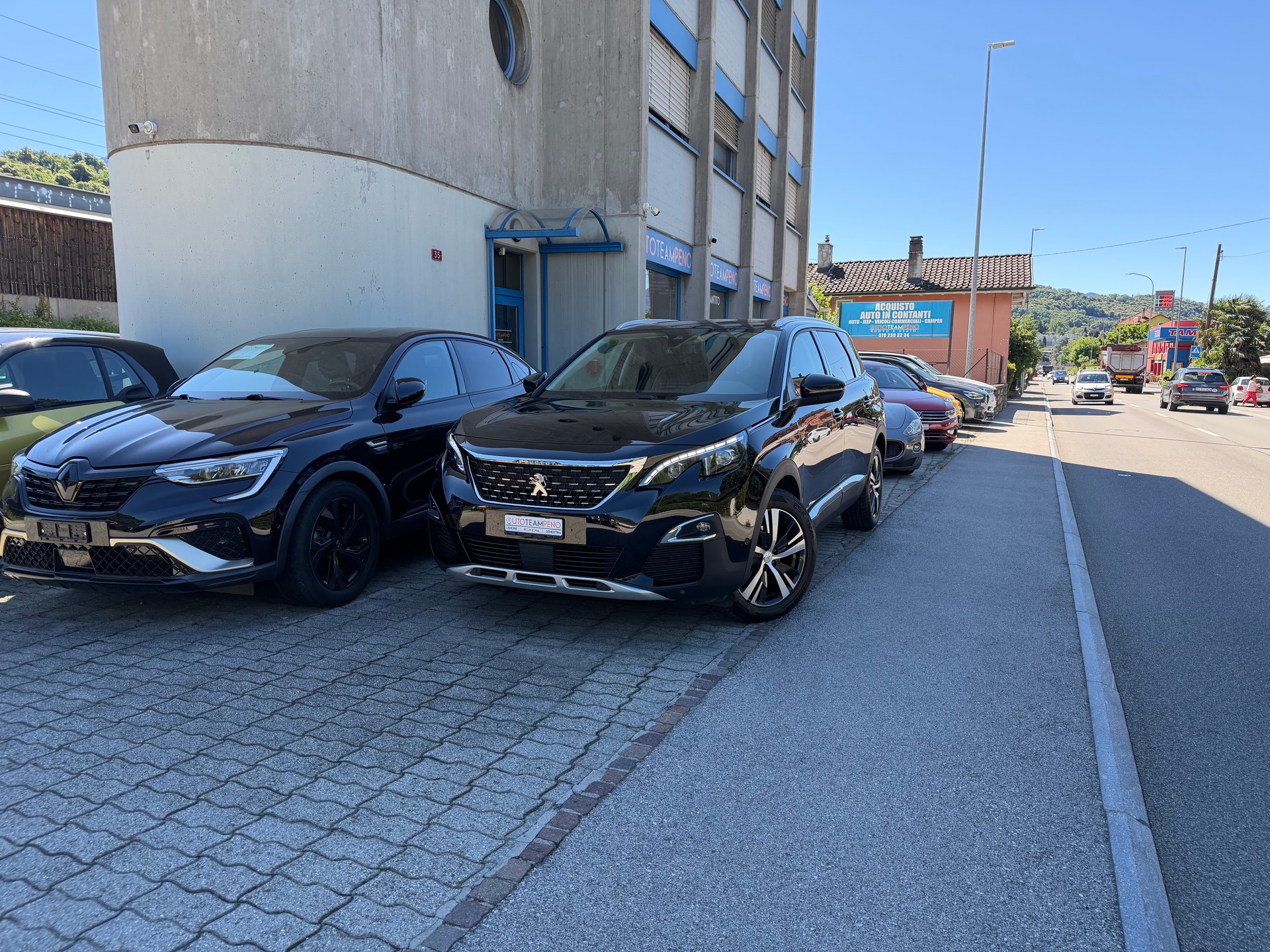 PEUGEOT 5008 1.2 Pure Tech Allure