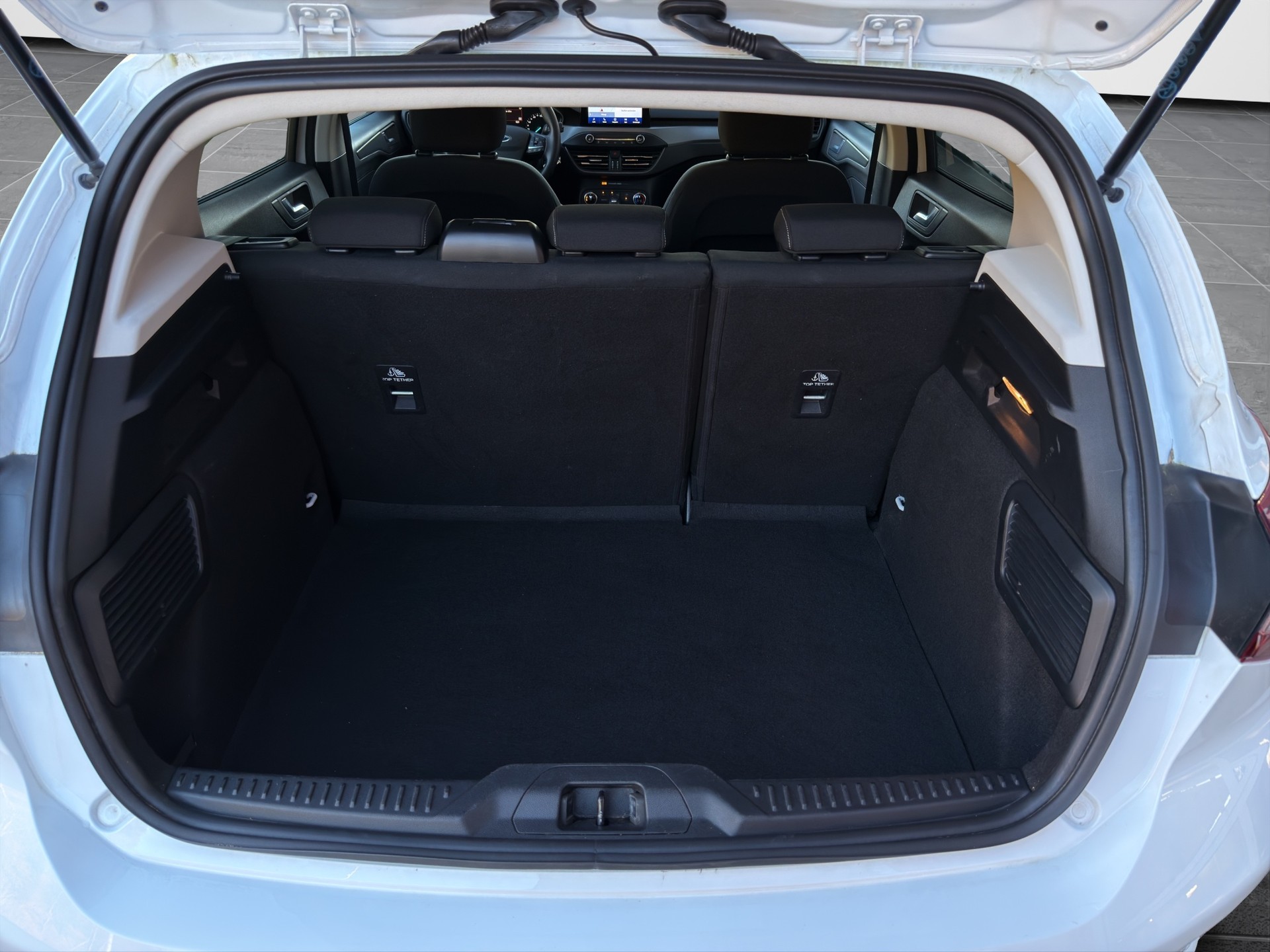FORD Focus 1.0 MHEV Cool Connect Automatic-image-11