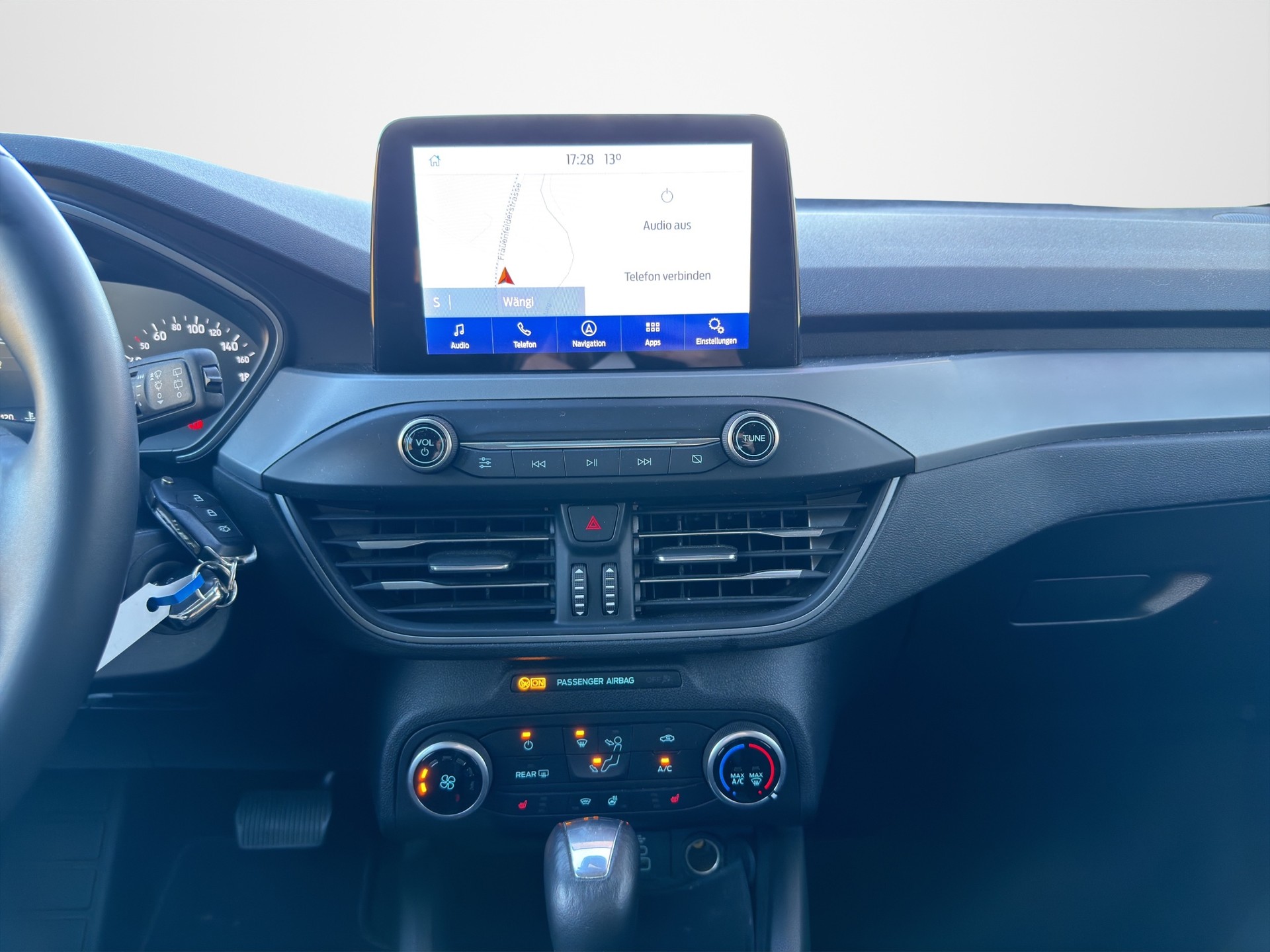 FORD Focus 1.0 MHEV Cool Connect Automatic-image-10