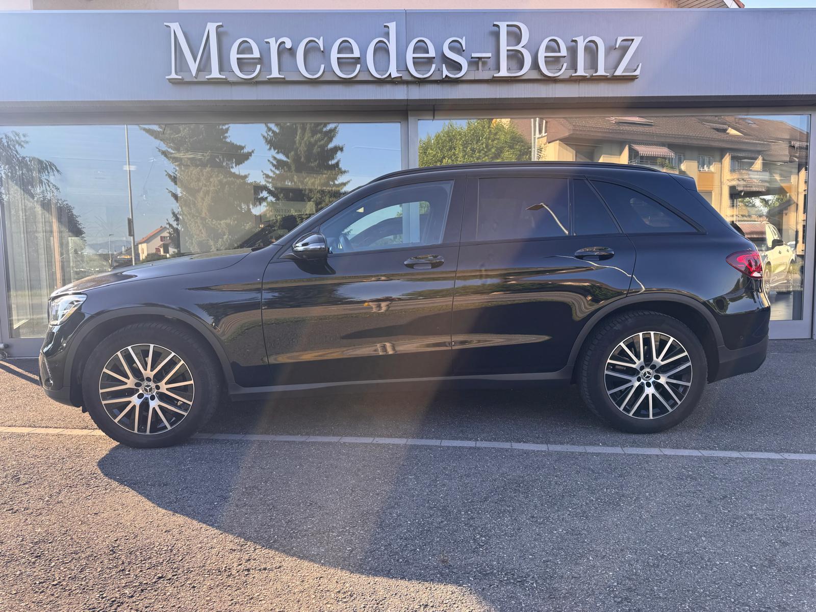 MERCEDES-BENZ GLC 200 4Matic 9G-Tronic-showroom-element-2