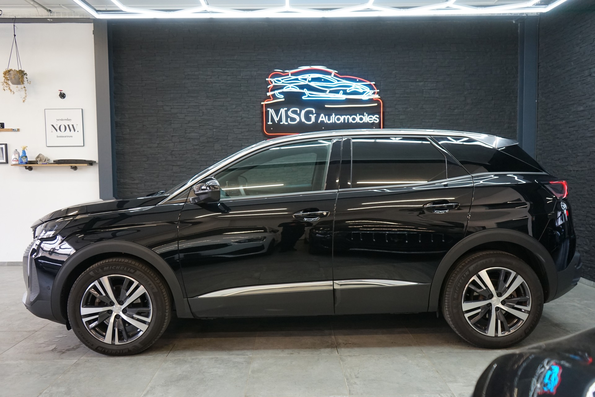 PEUGEOT 3008 1.2 PureTech Allure Pack EAT8-showroom-element-1