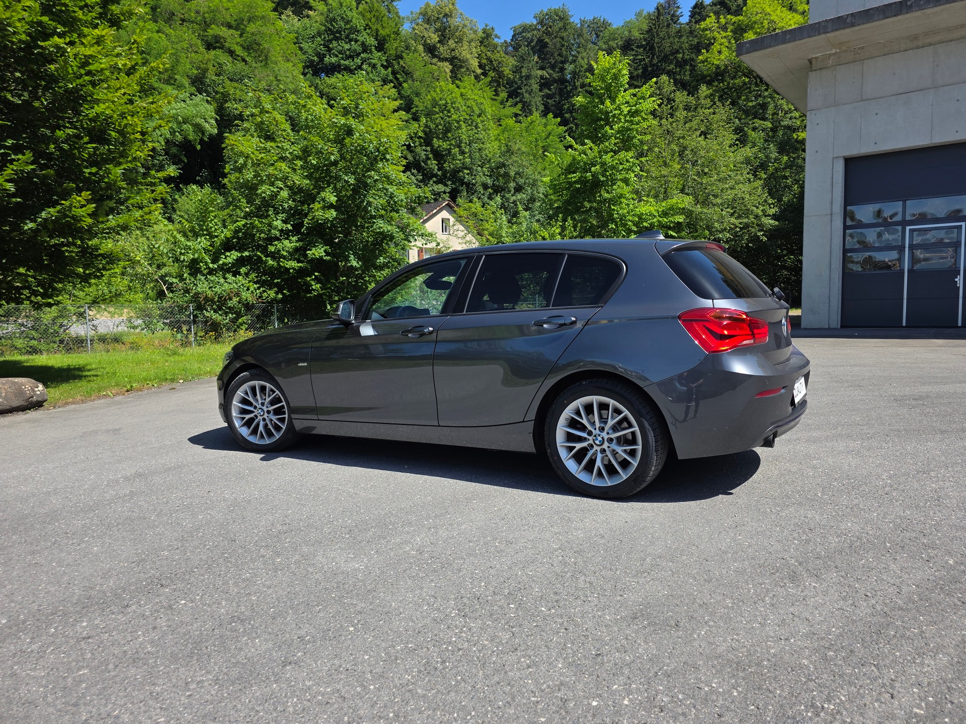 BMW 118i Sport Line Steptronic-image-13