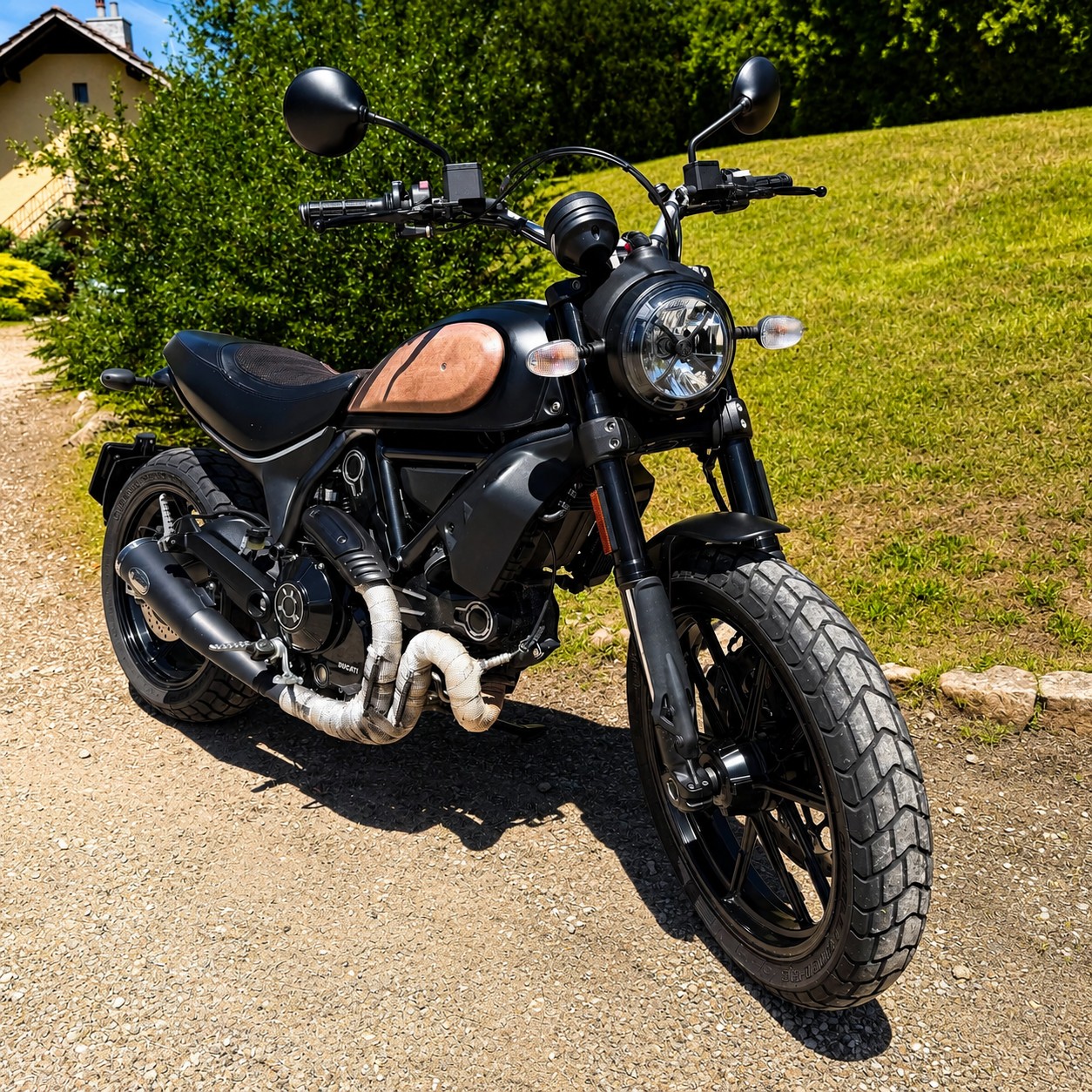 DUCATI Scrambler 800 Cafe Racer-image-0