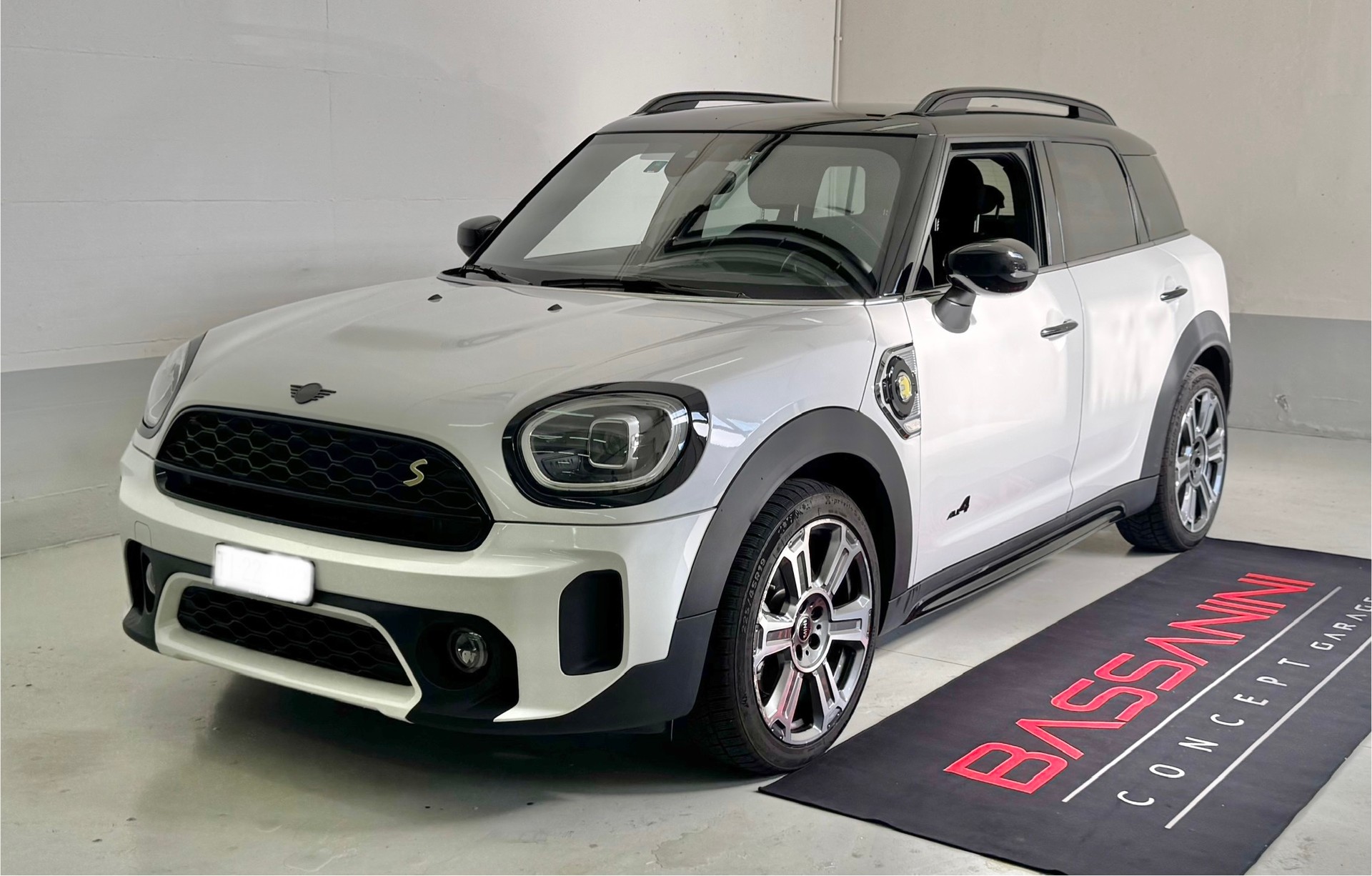 MINI Countryman Cooper SE ALL4 PHEV Steptronic ## Auto CH 🇨🇭 con gratis service-image-1