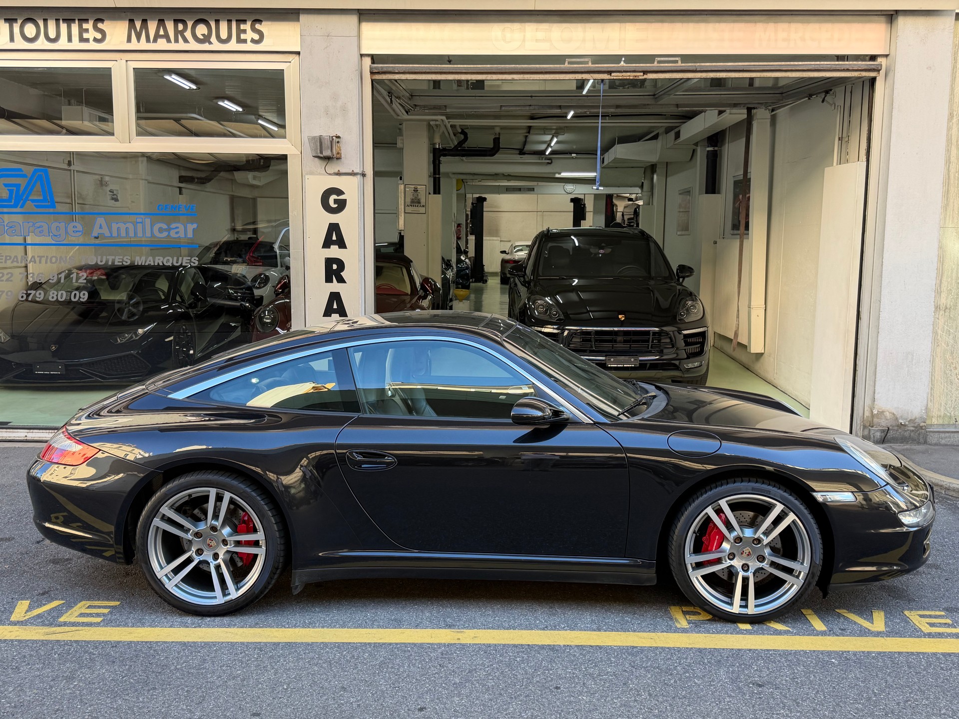 PORSCHE 911 Targa 4S-image-13