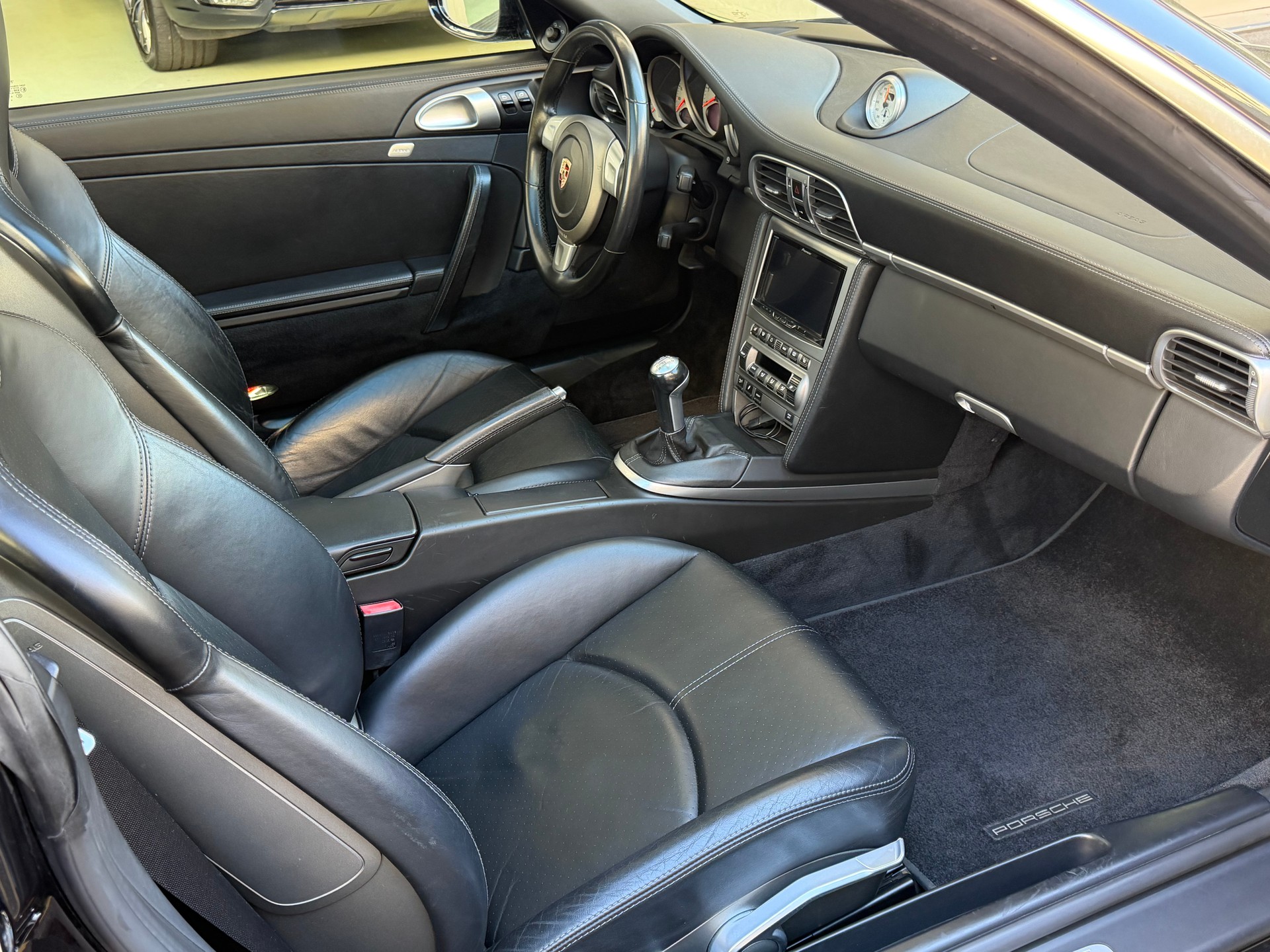 PORSCHE 911 Targa 4S-image-5