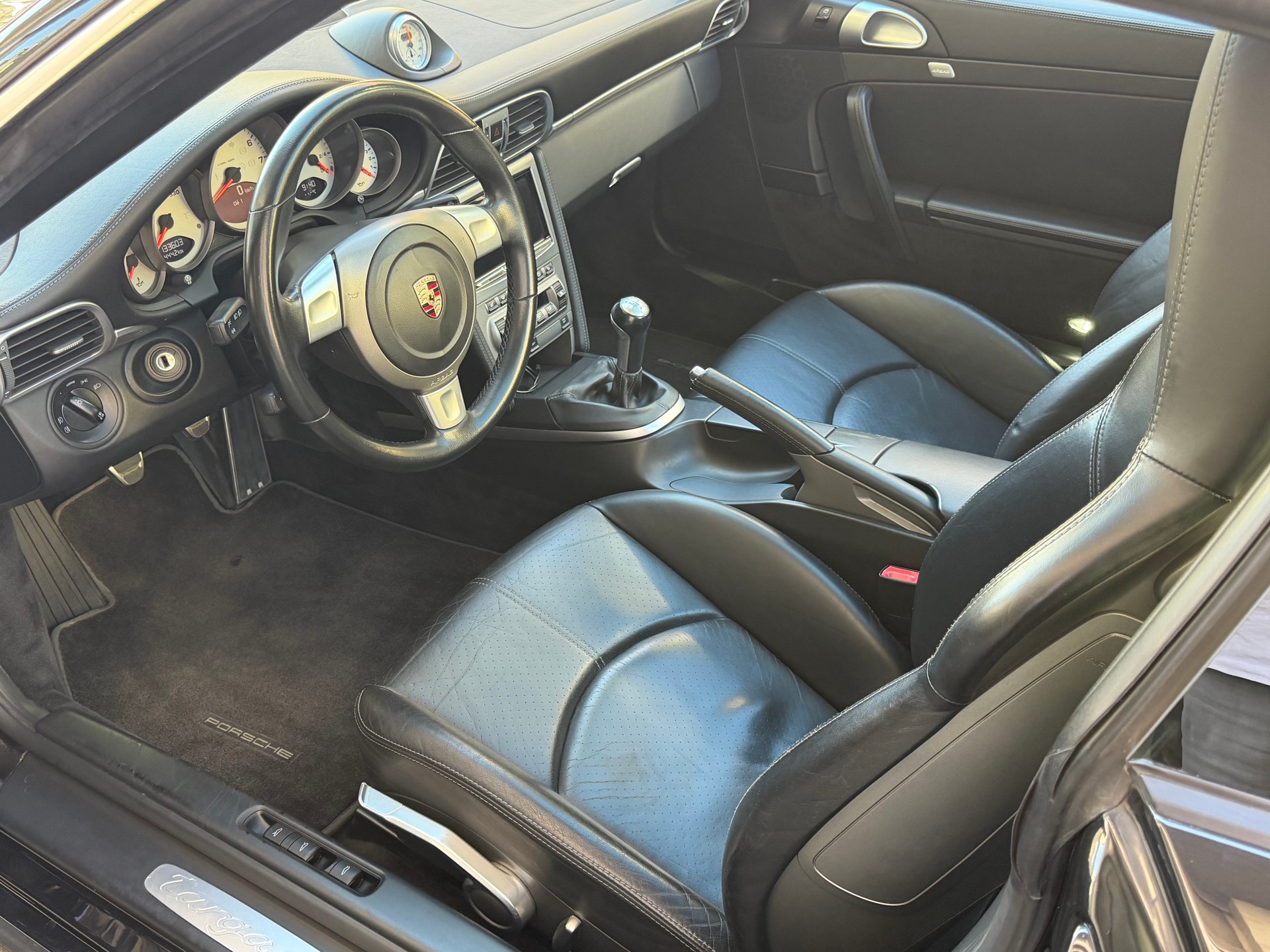 PORSCHE 911 Targa 4S-image-4