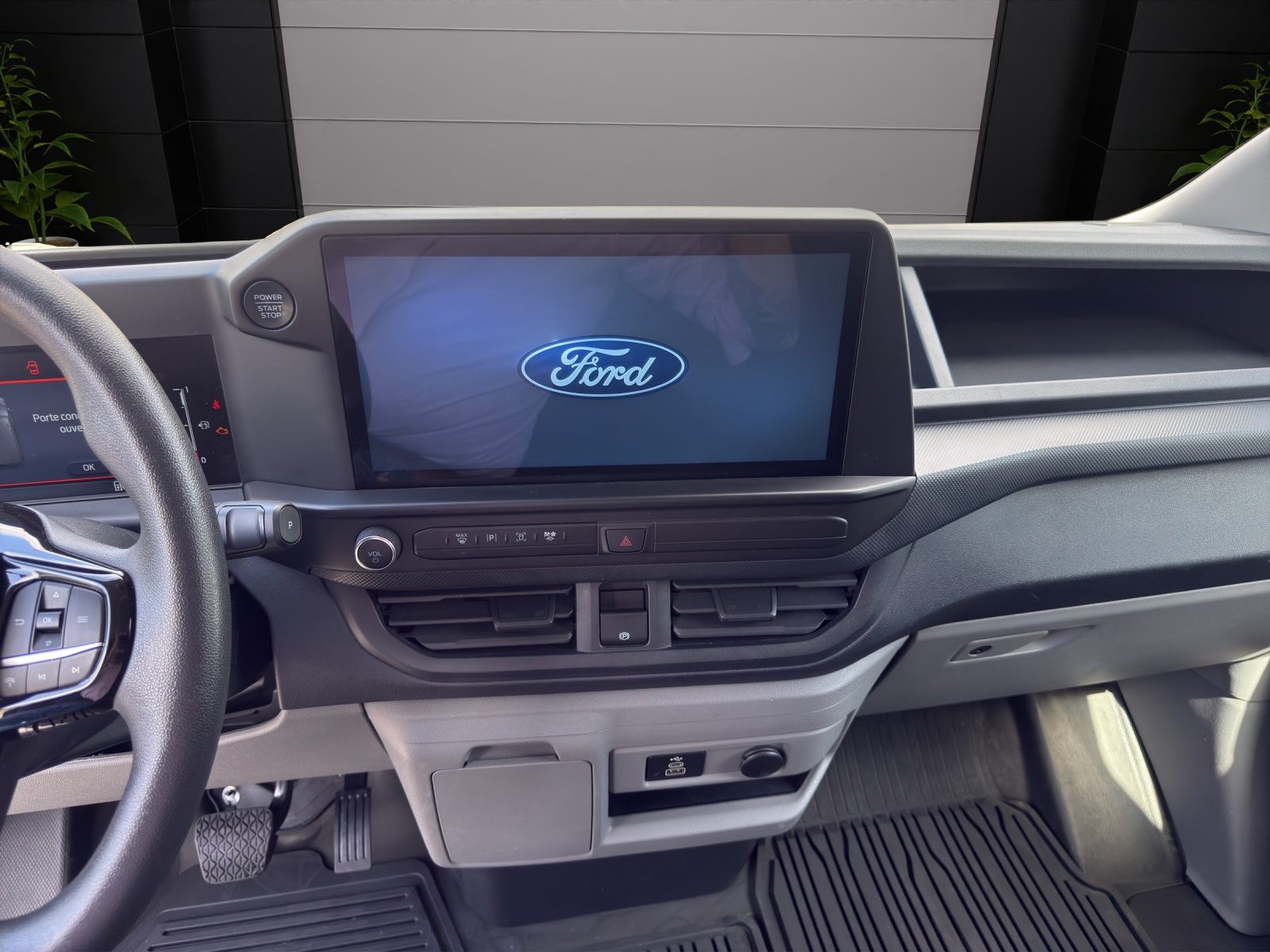 FORD Transit Custom Van 300 L1H1 Trend Automat-image-11