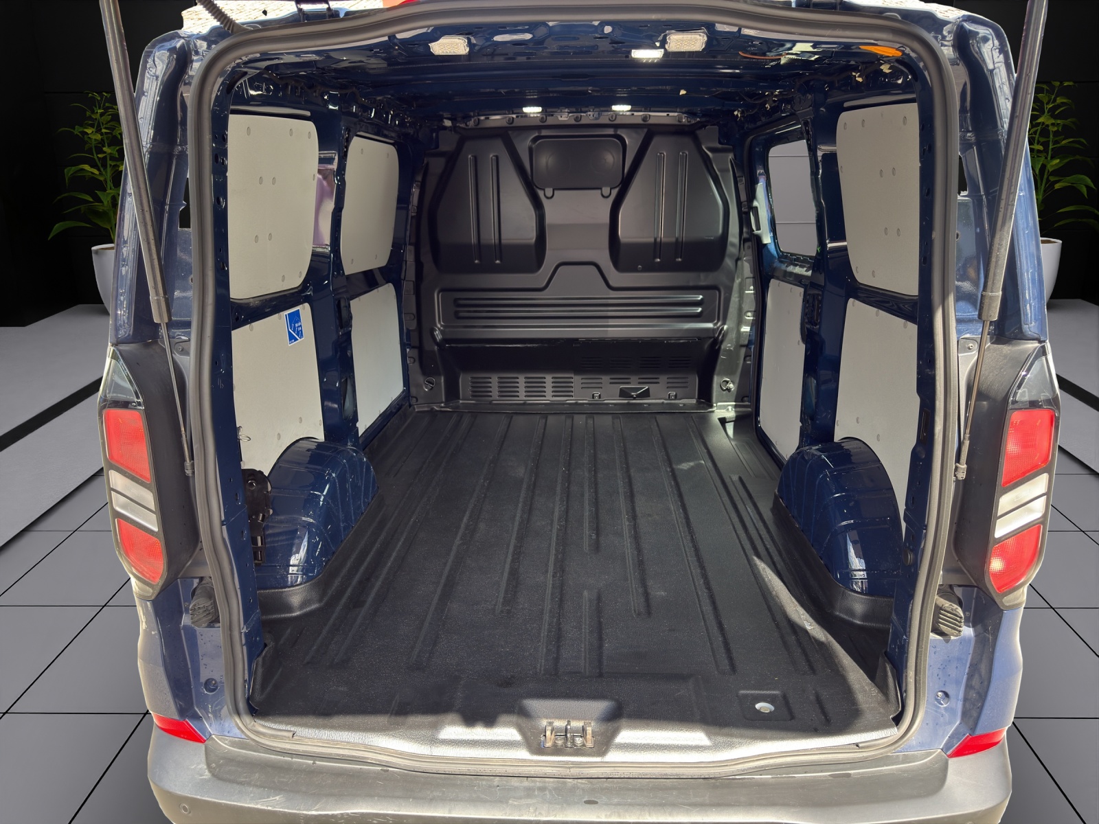 FORD Transit Custom Van 300 L1H1 Trend Automat-image-5