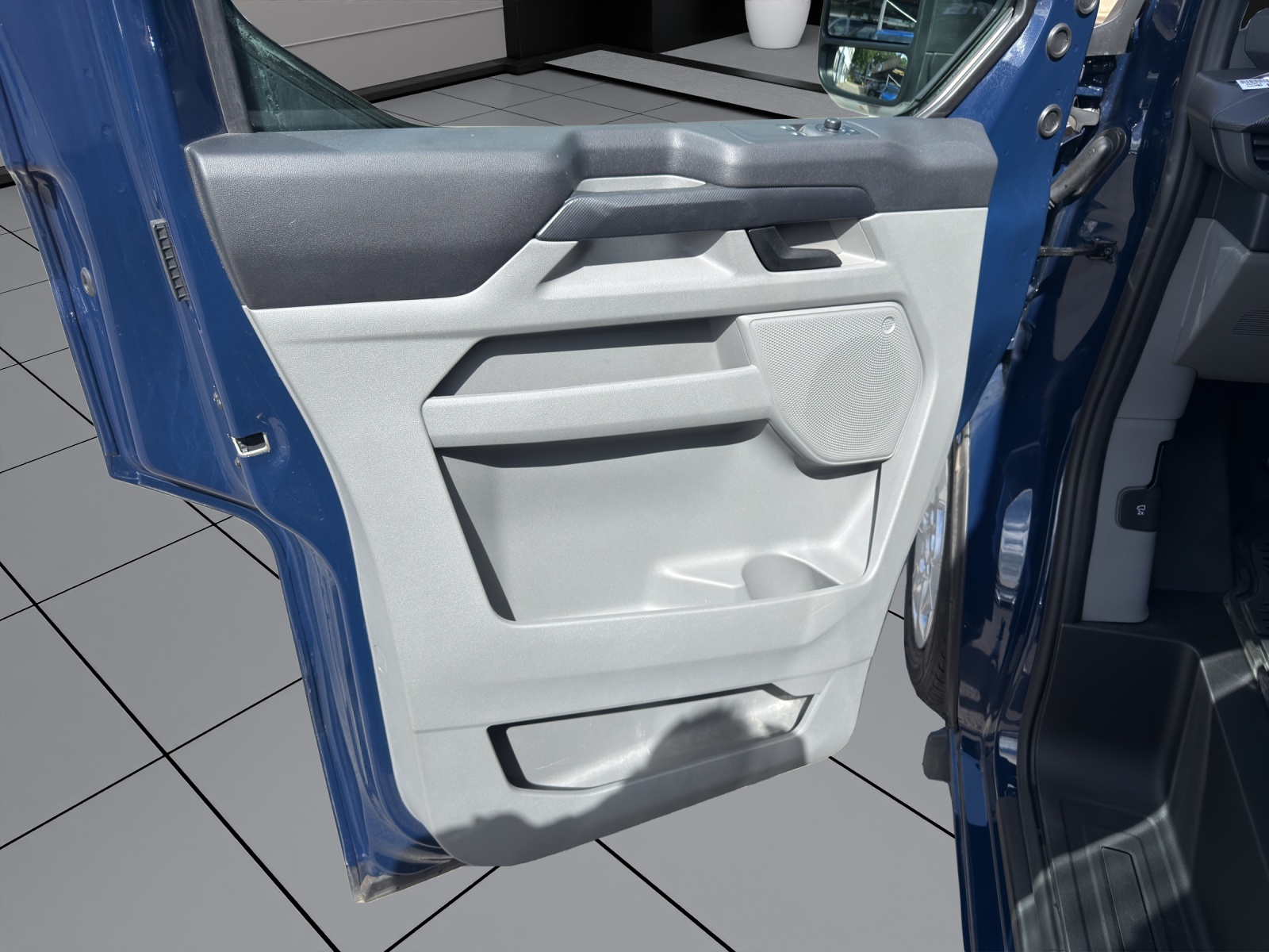 FORD Transit Custom Van 300 L1H1 Trend Automat-image-7