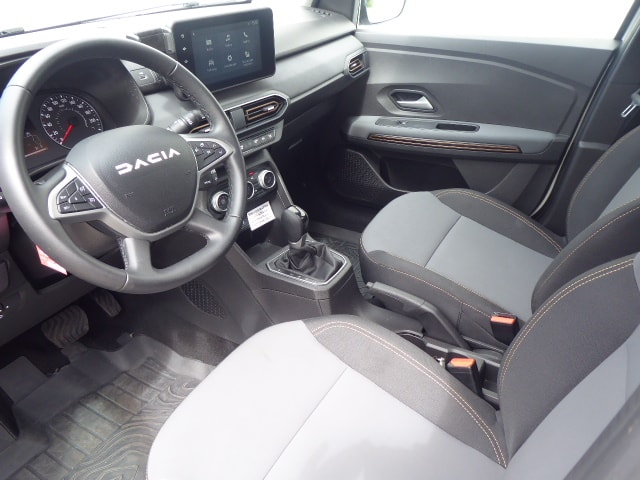 DACIA Sandero Stepway TCe 90 Extreme CVT-image-4