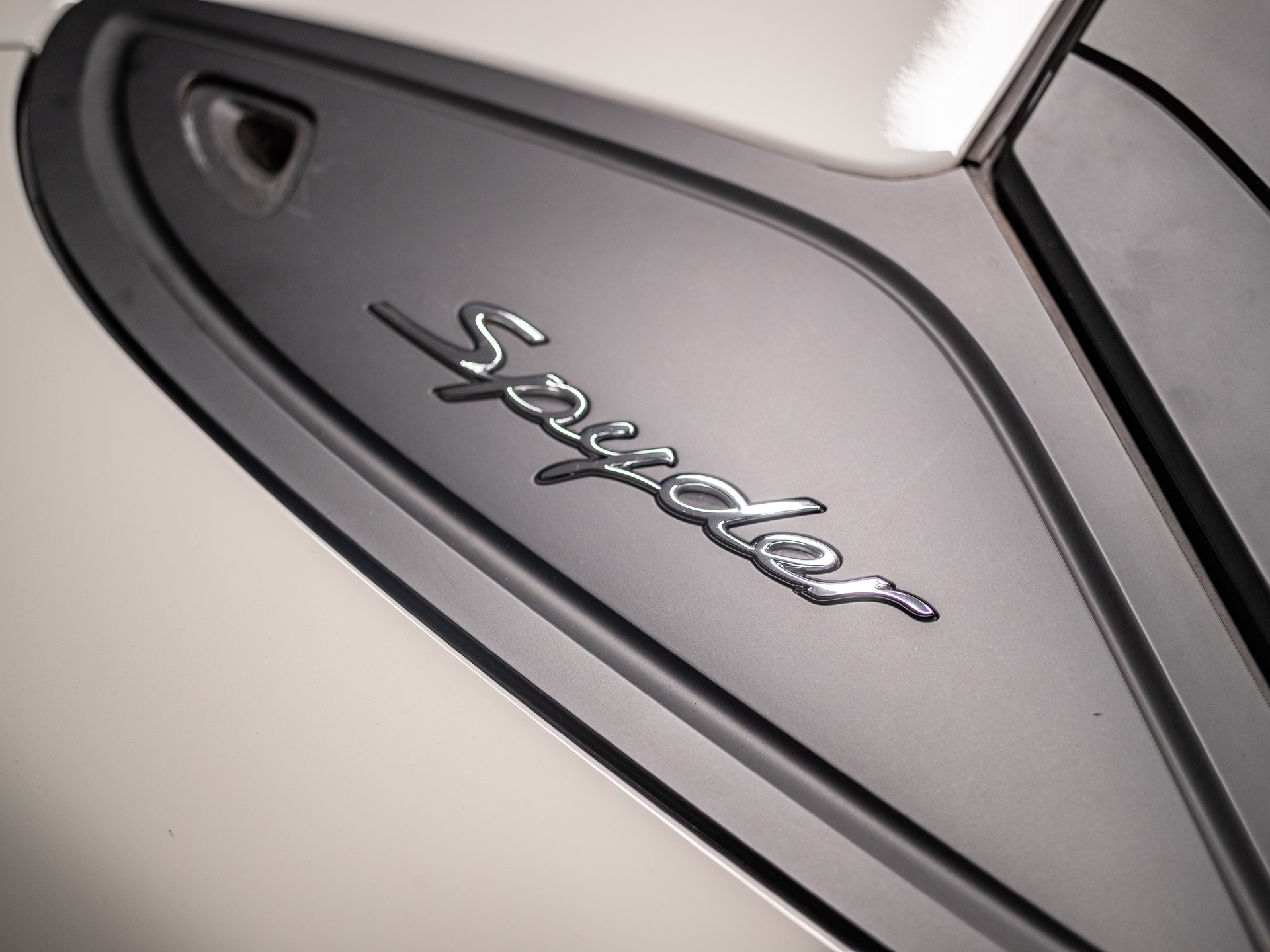 PORSCHE 718 Boxster Spyder-image-22