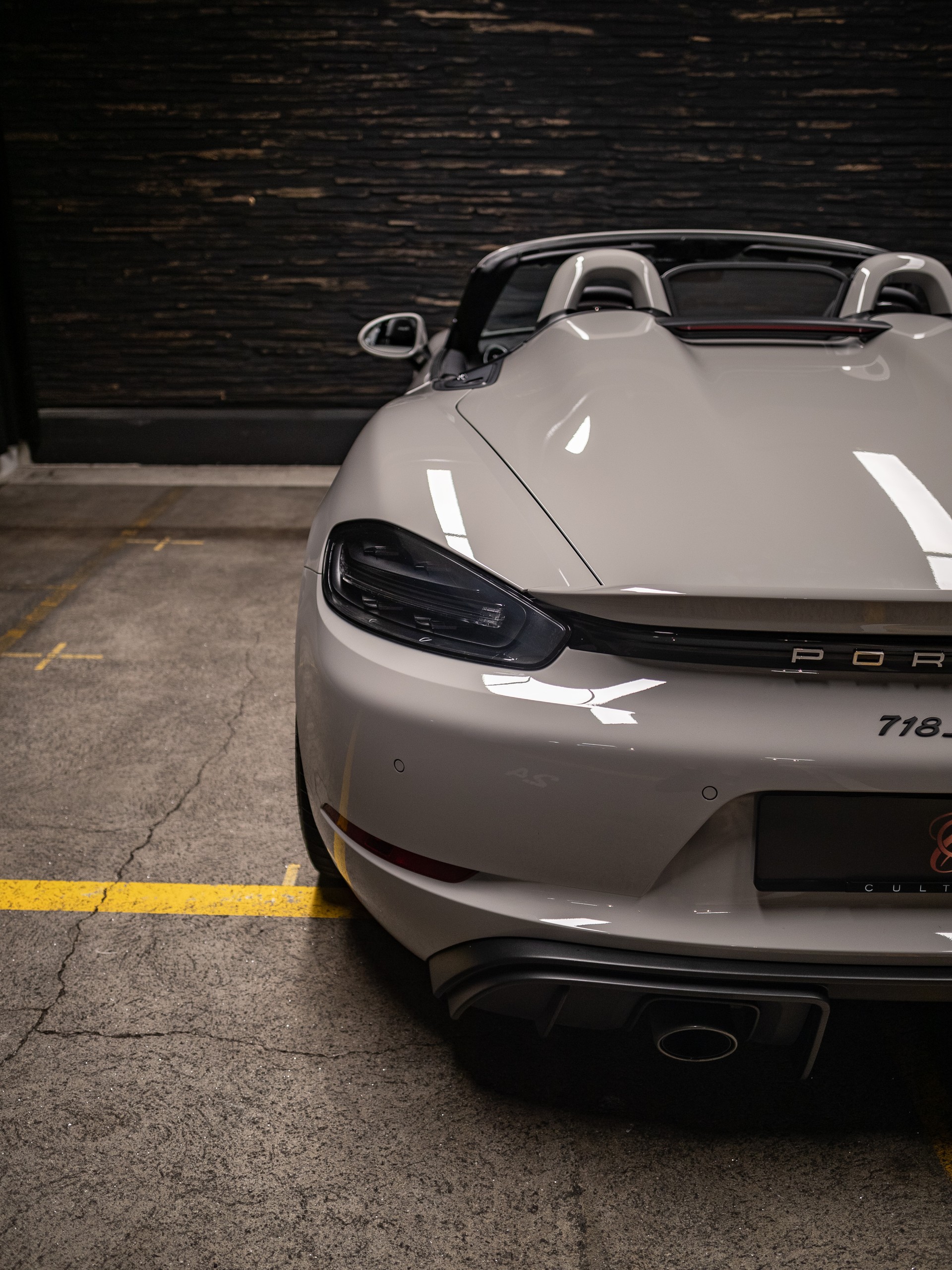 PORSCHE 718 Boxster Spyder-image-13