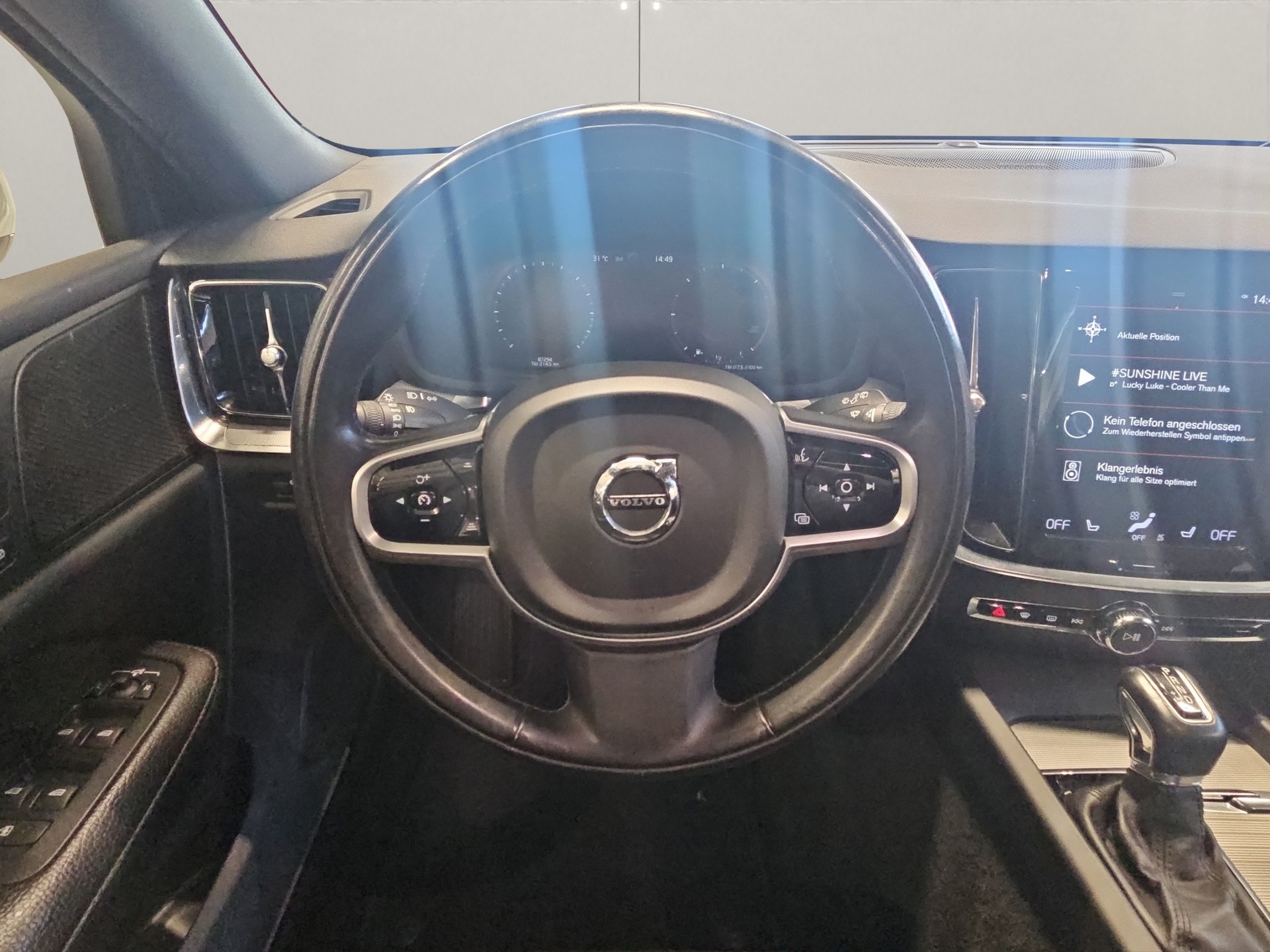 VOLVO V60 2.0 D4 AWD Cross Country-image-7