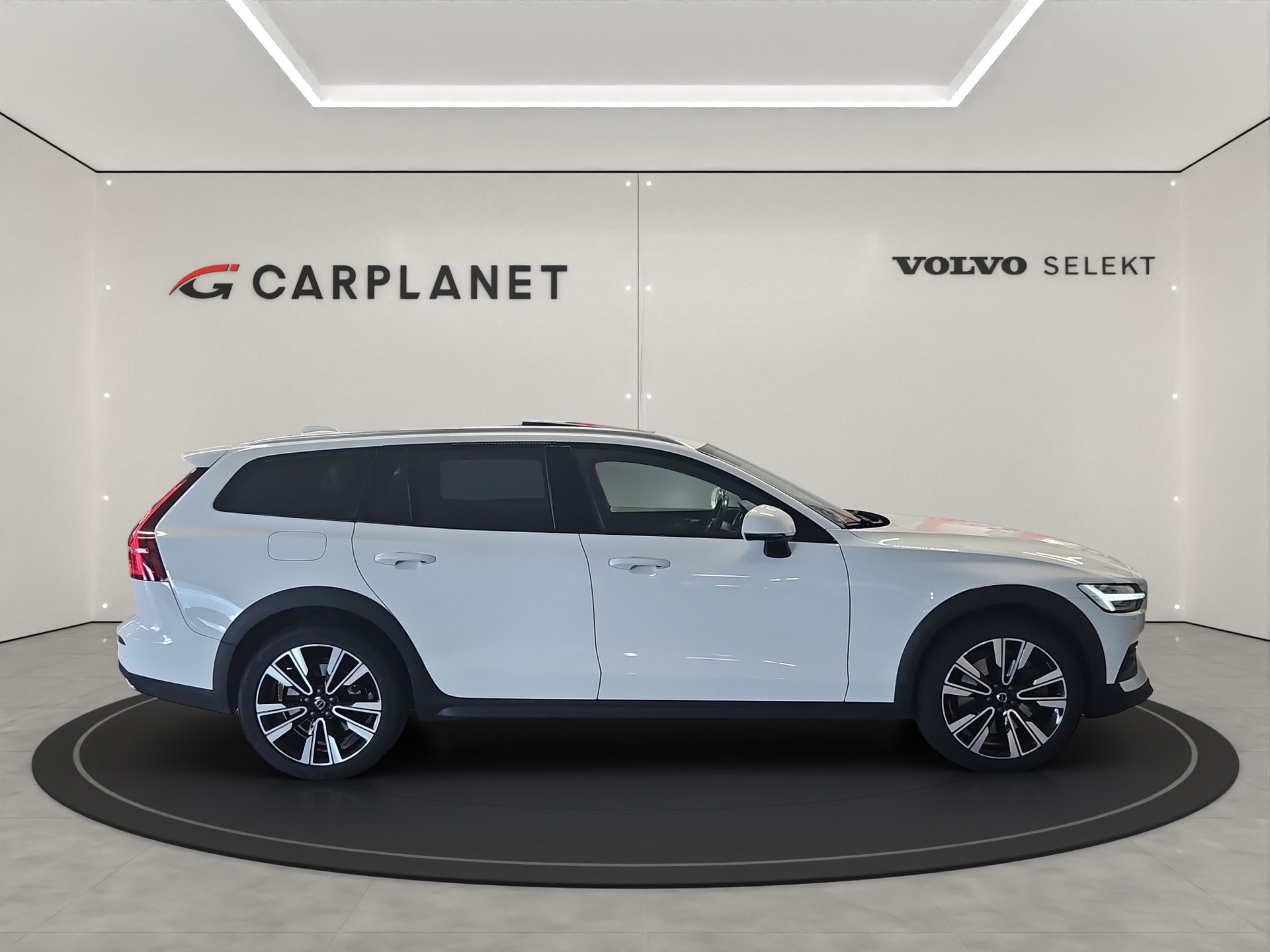 VOLVO V60 2.0 D4 AWD Cross Country-showroom-element-1