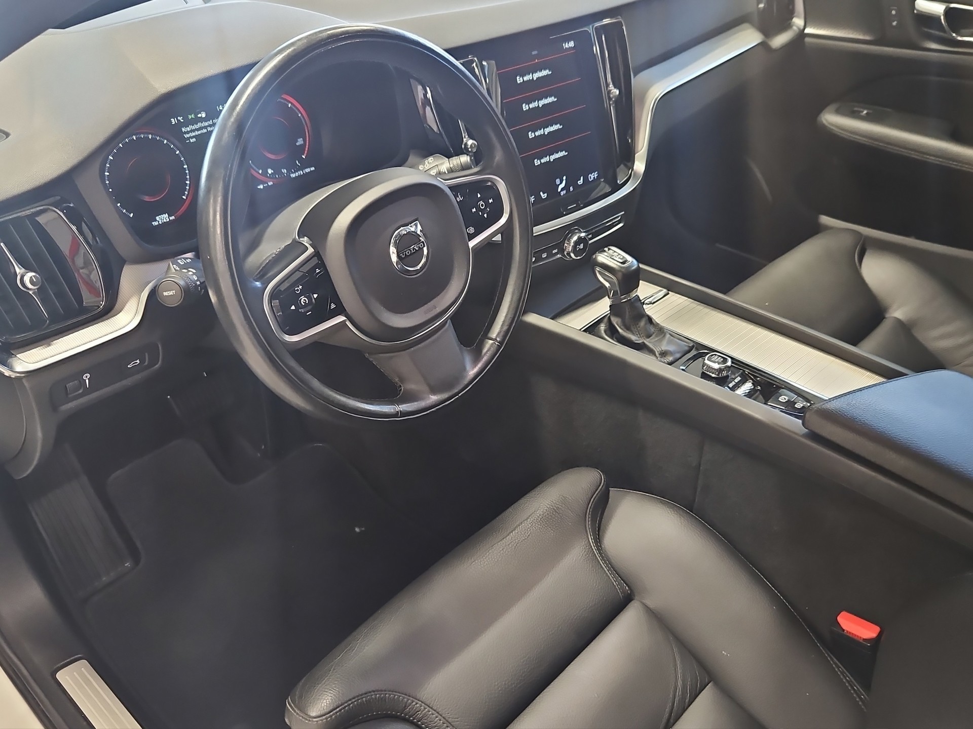 VOLVO V60 2.0 D4 AWD Cross Country-image-8