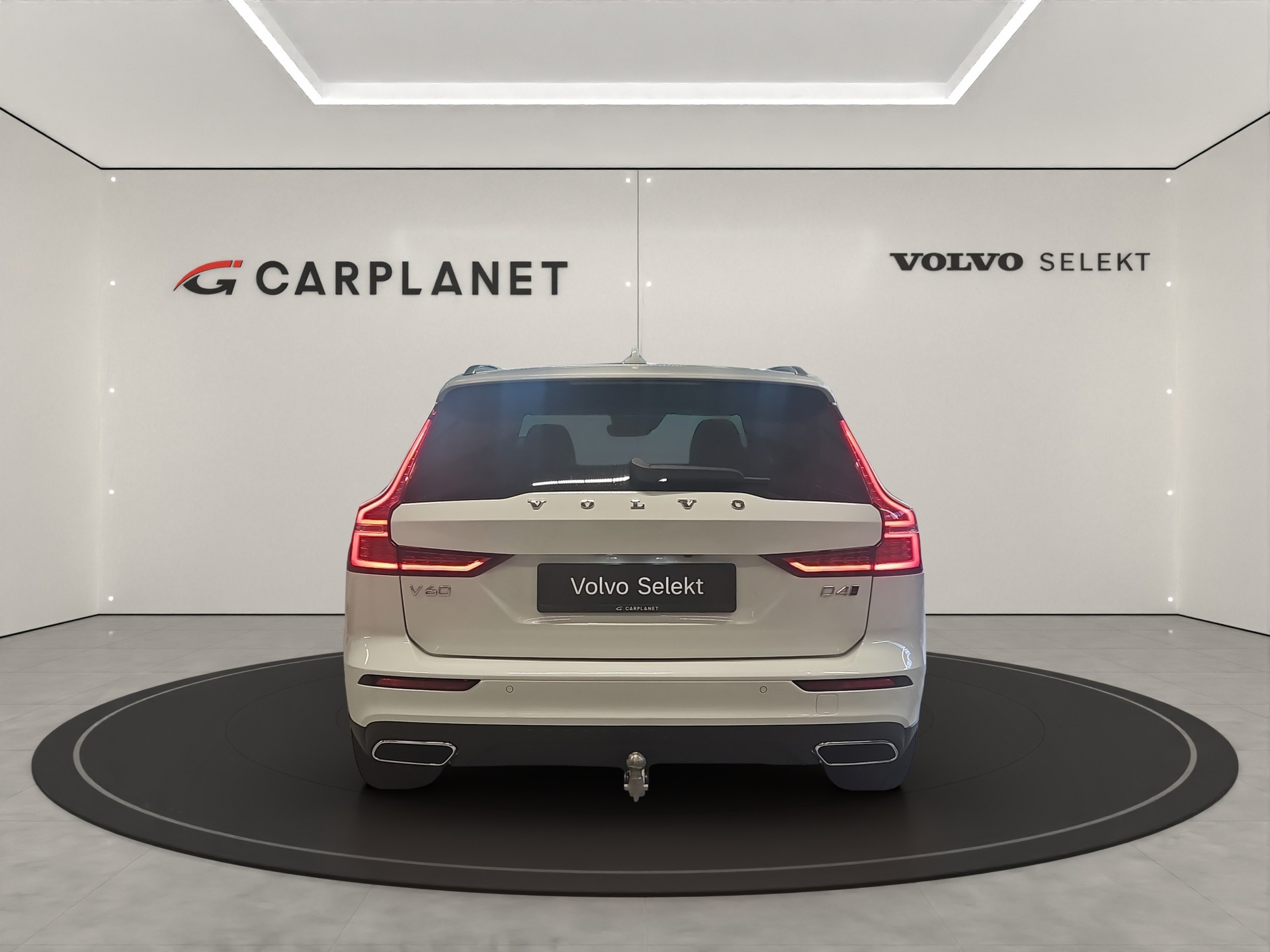 VOLVO V60 2.0 D4 AWD Cross Country-image-4