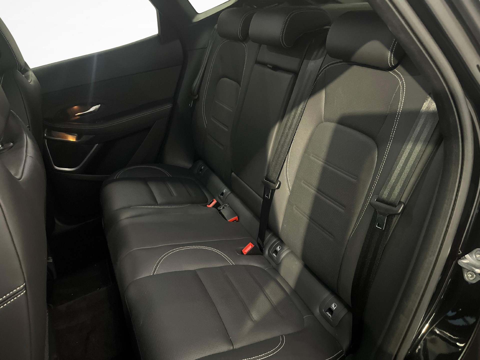 JAGUAR E-Pace 1.5 T 300e R-Dynamic HSE AWD-image-10