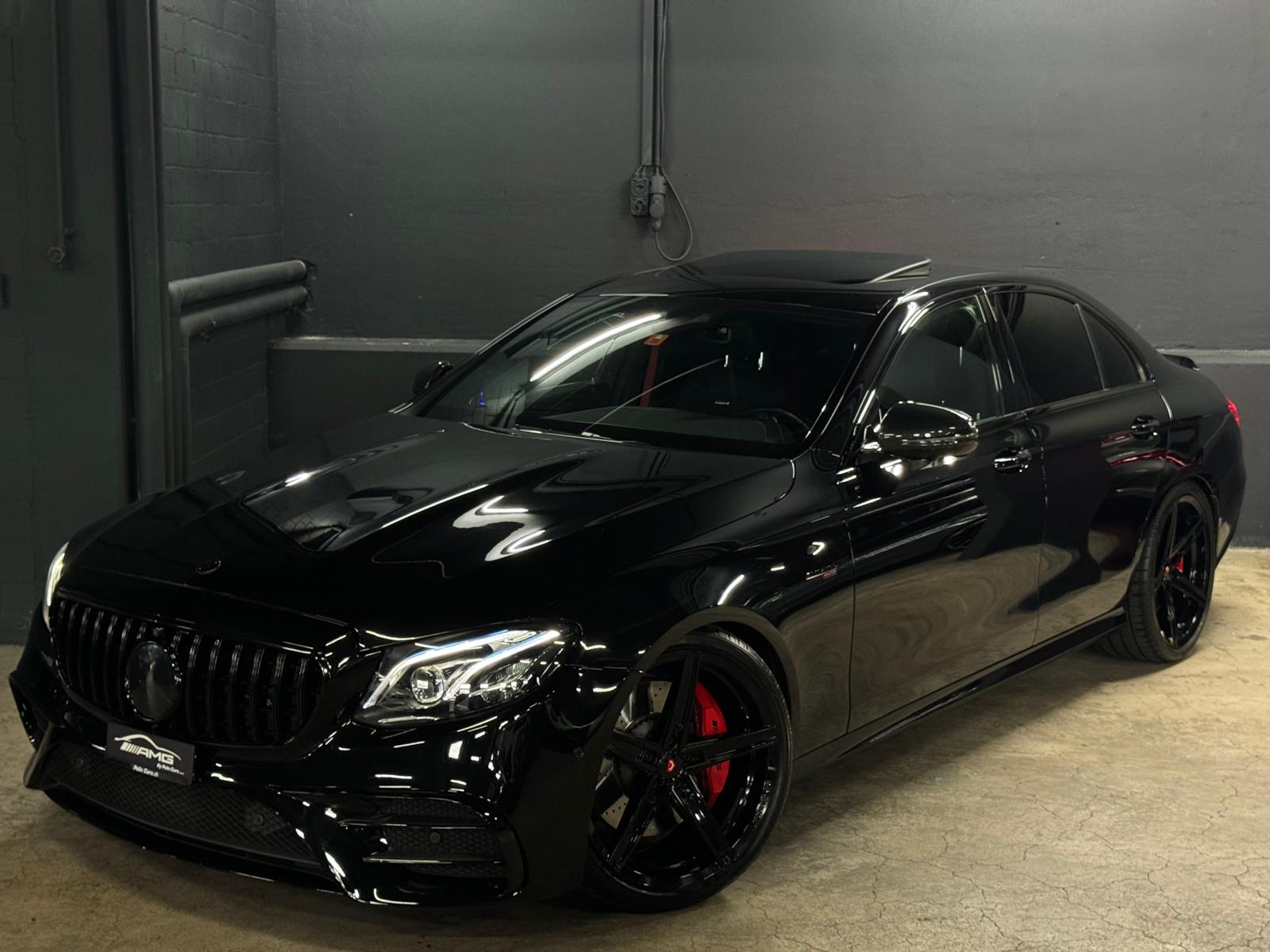 MERCEDES-BENZ E 53 AMG Limited All Black Performance 4Matic+ Speedshift MCT 2Jahre Garantie-showroom-element-3