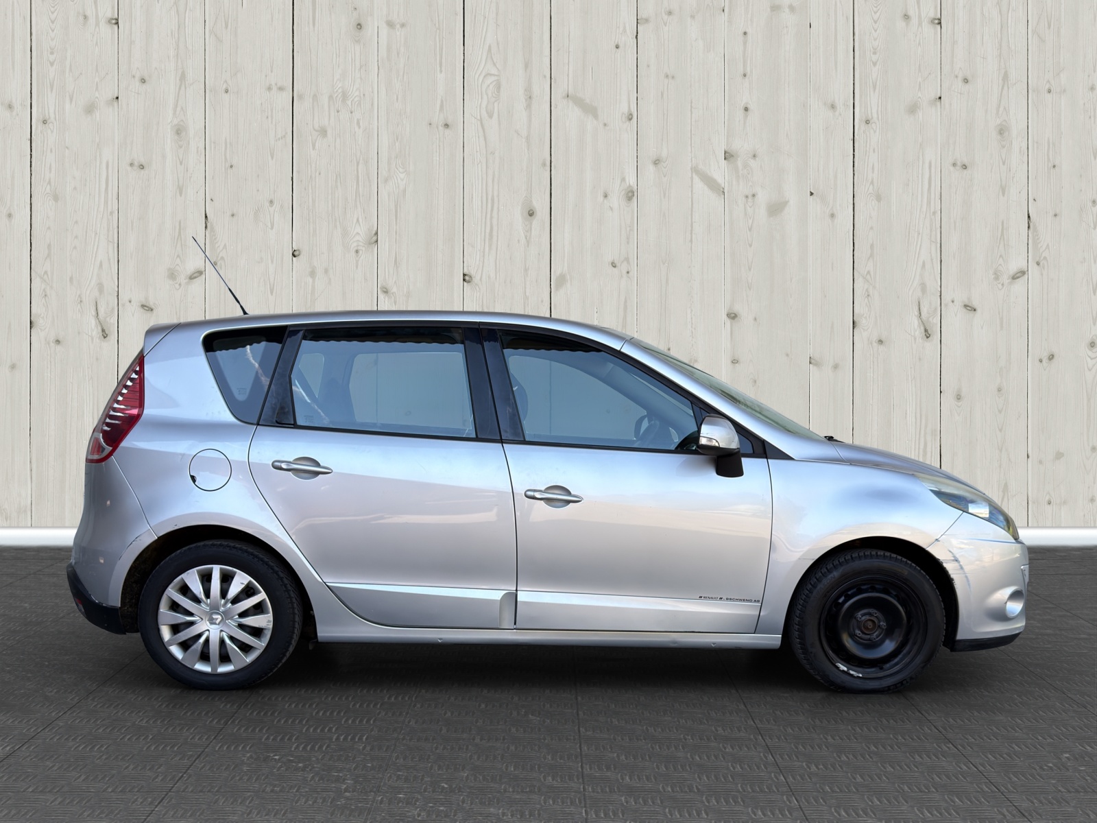 RENAULT Scénic 2.0 16V Dynamique X-Tronic CVT-image-7