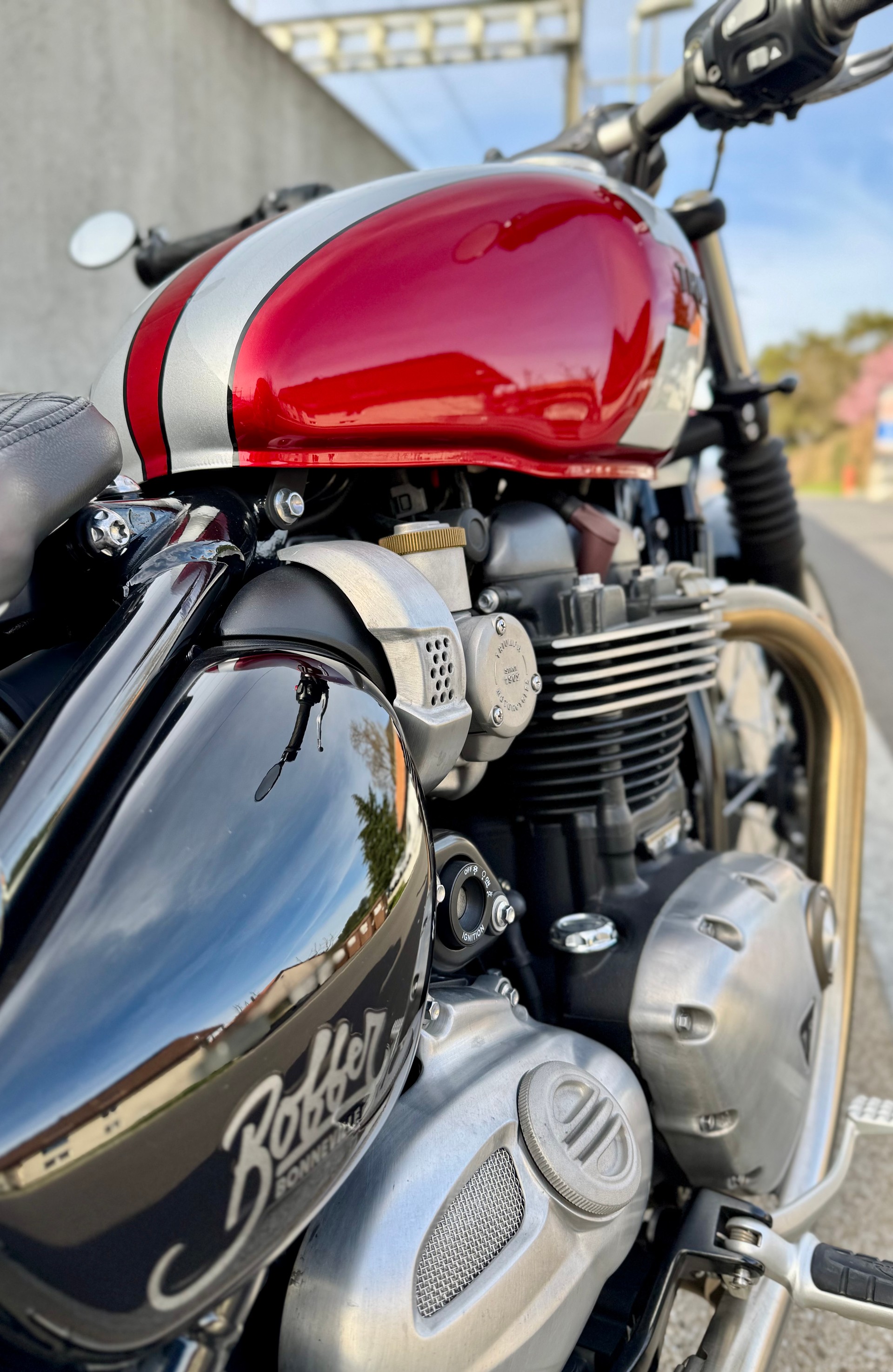 TRIUMPH Bonneville 1200 Bobber ABS-image-5