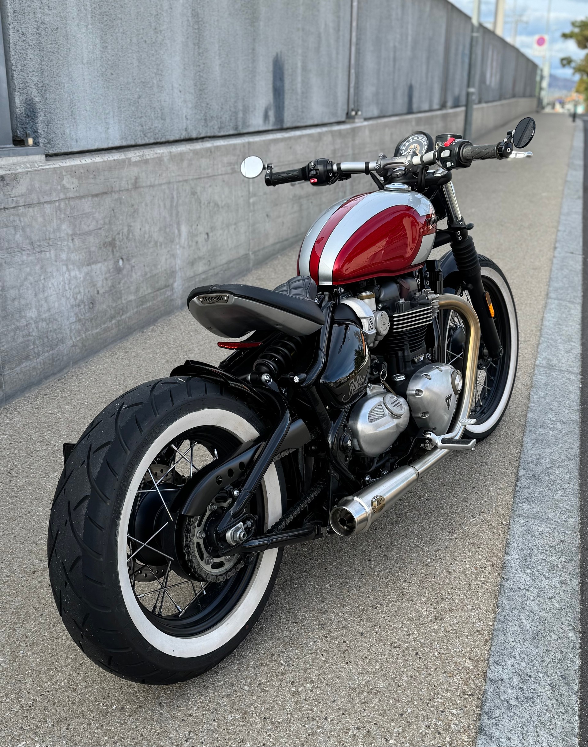 TRIUMPH Bonneville 1200 Bobber ABS-image-3