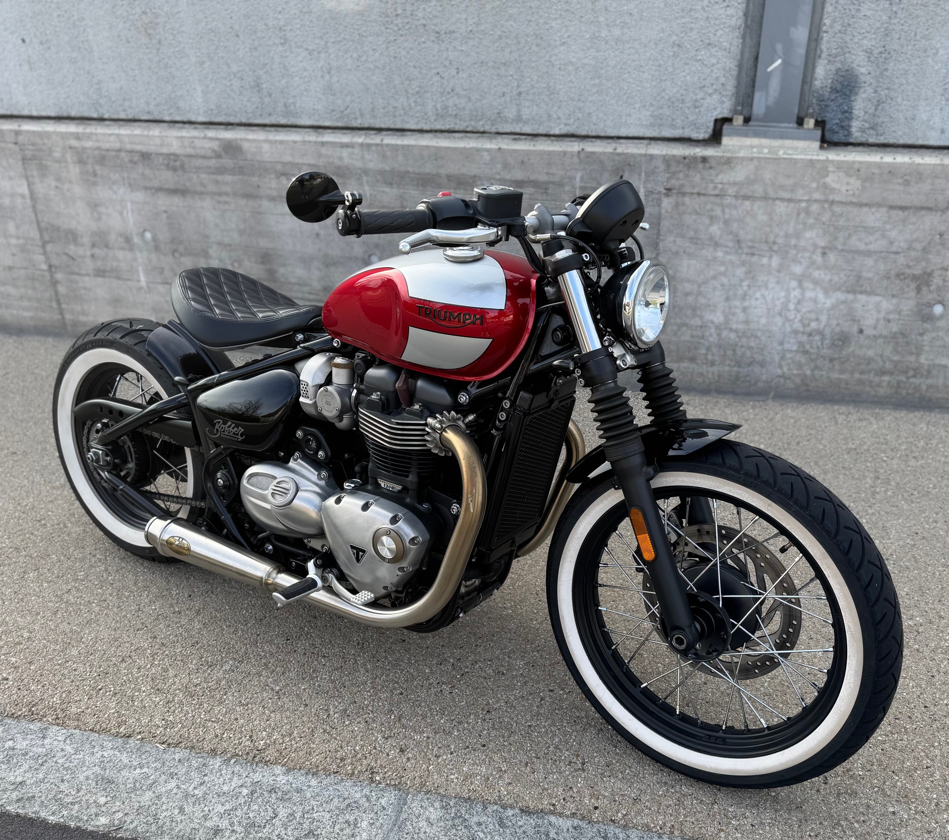 TRIUMPH Bonneville 1200 Bobber ABS-image-0
