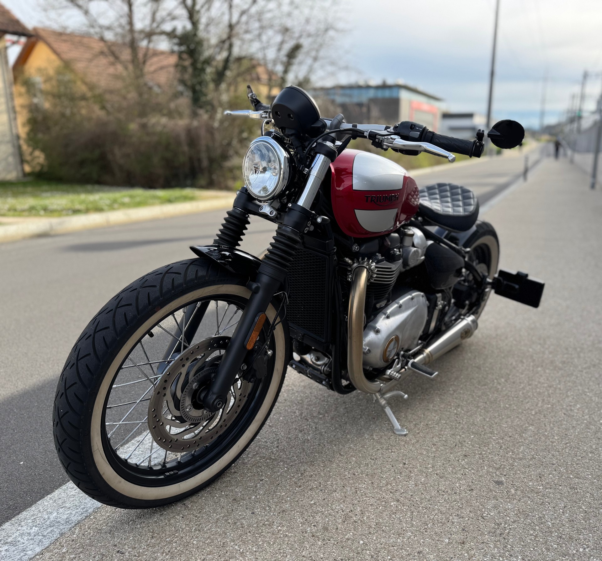 TRIUMPH Bonneville 1200 Bobber ABS-image-1