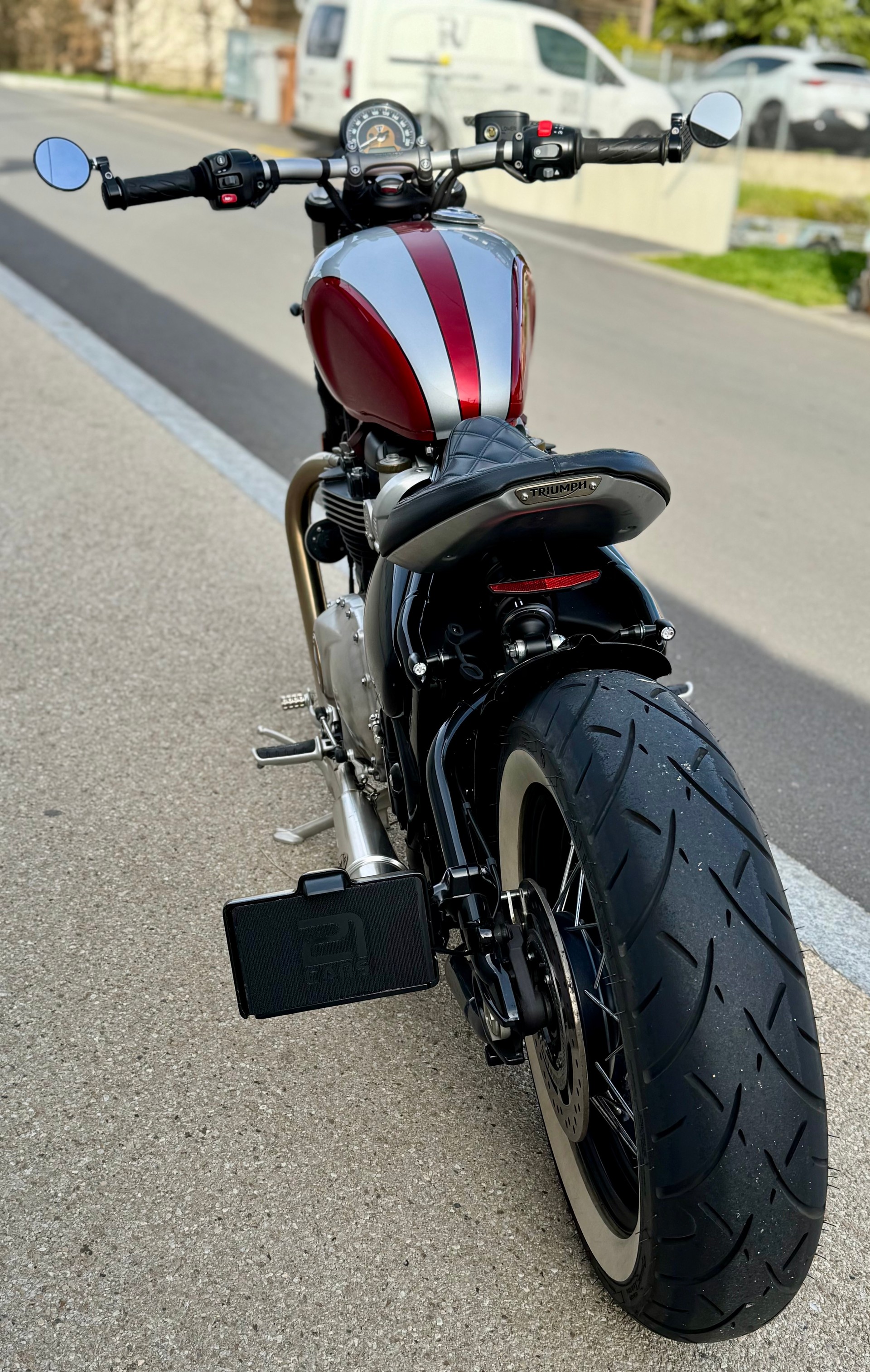 TRIUMPH Bonneville 1200 Bobber ABS-image-2