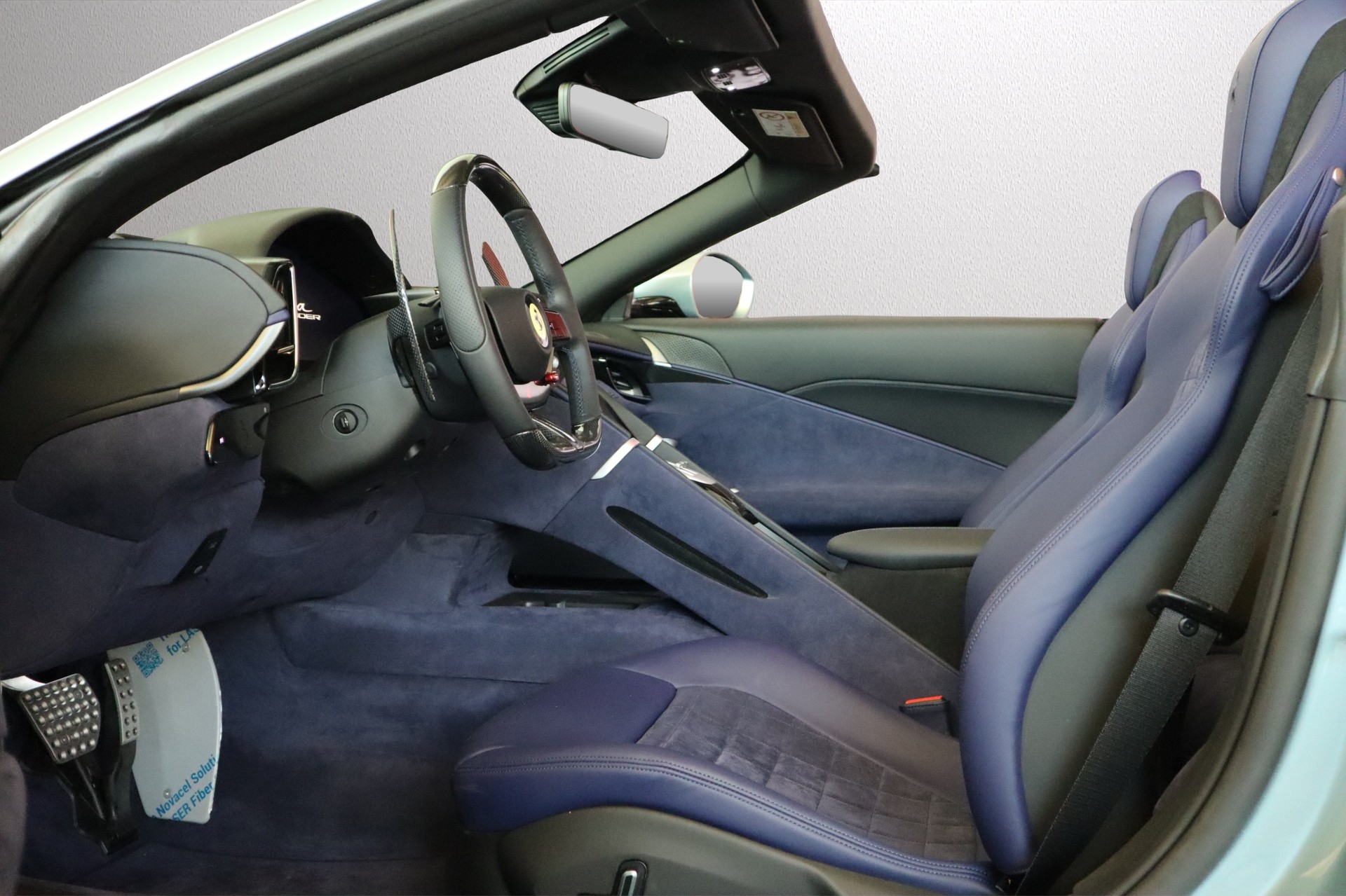 FERRARI Roma 3.9 V8 T-showroom-element-3