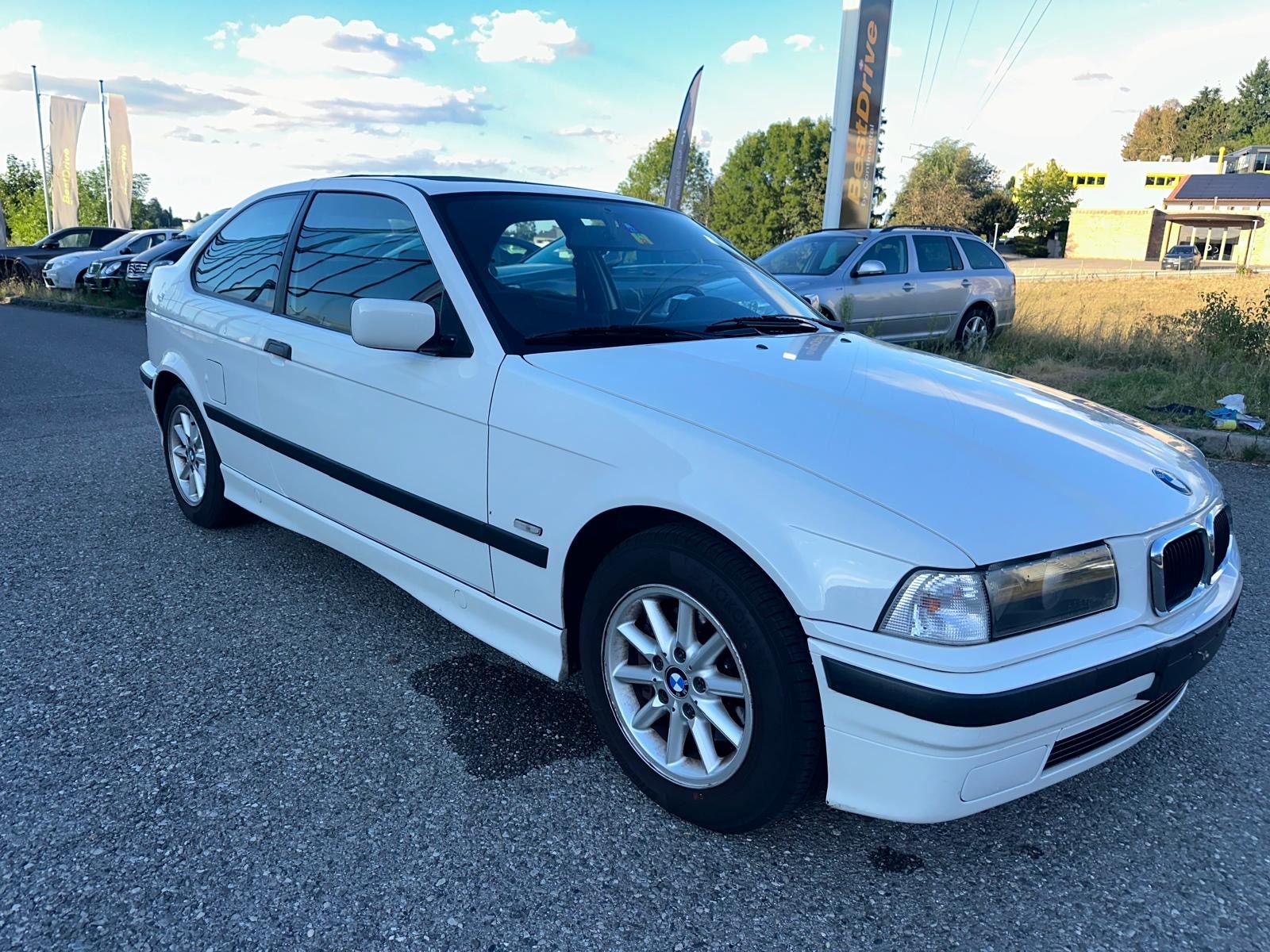 BMW 318ti Compact Exclusiv-showroom-element-1