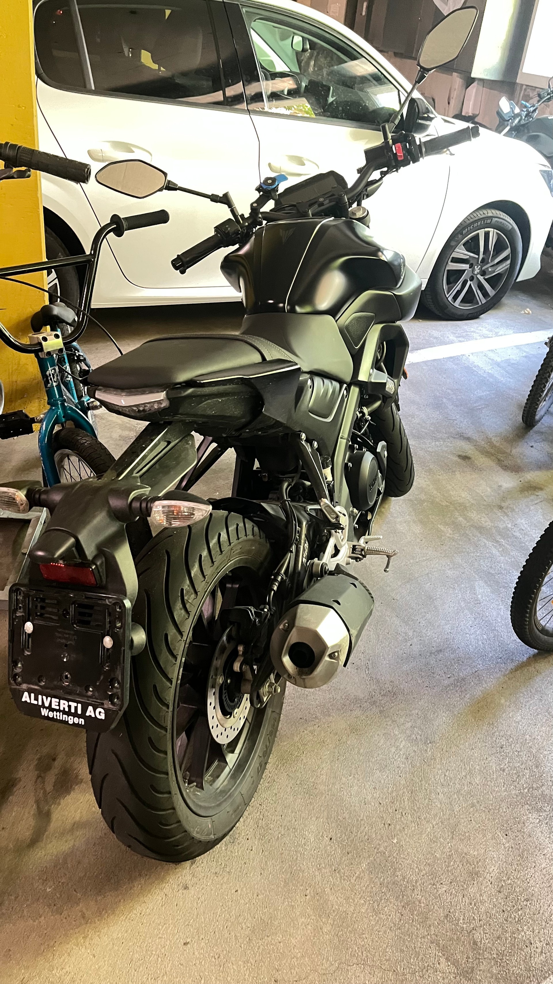 YAMAHA MT-125 ABS-image-2
