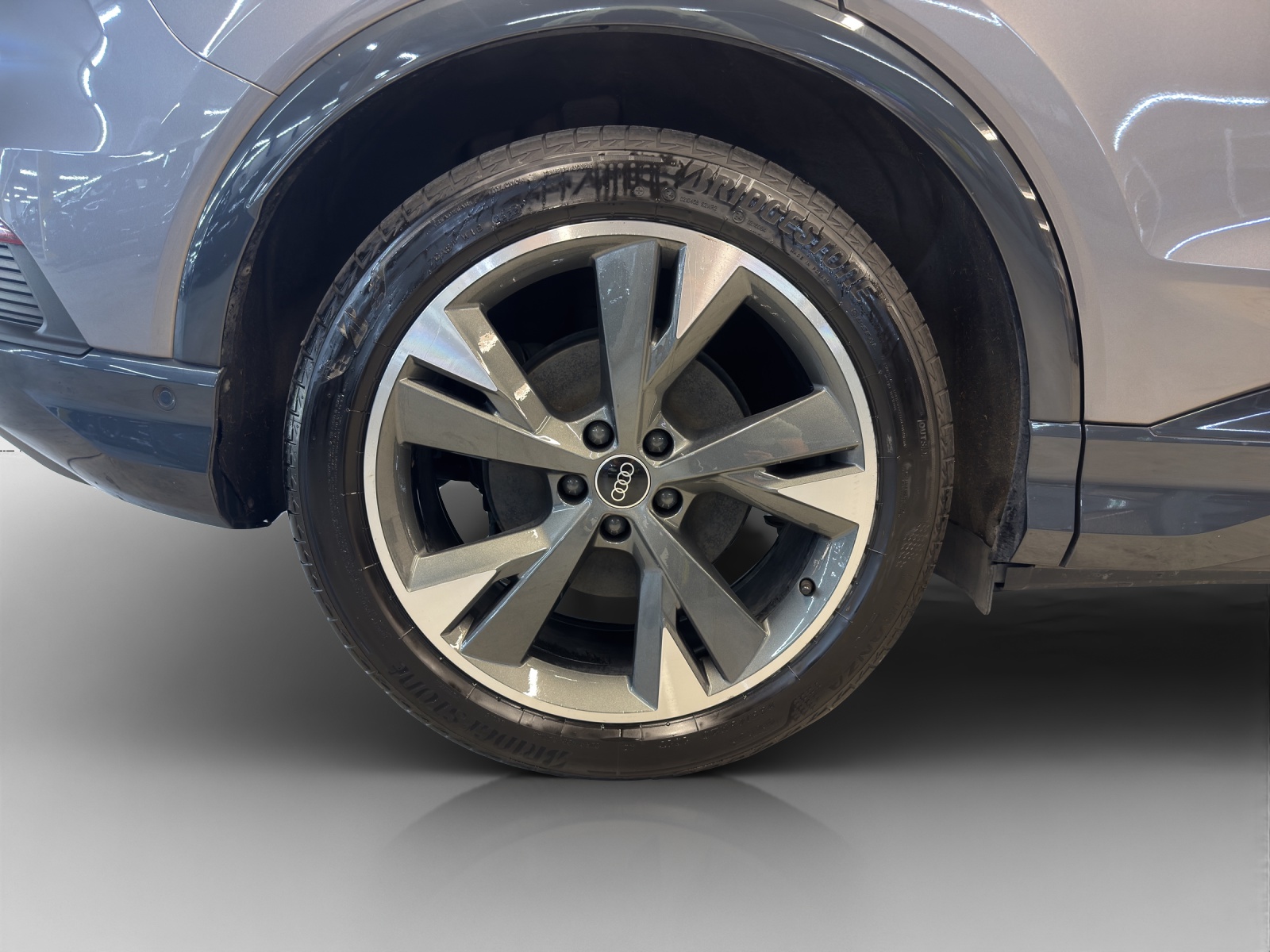 AUDI Q4 e-tron 50 quattro-image-13