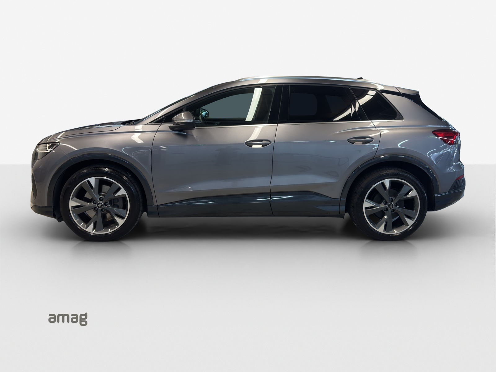 AUDI Q4 e-tron 50 quattro-showroom-element-1