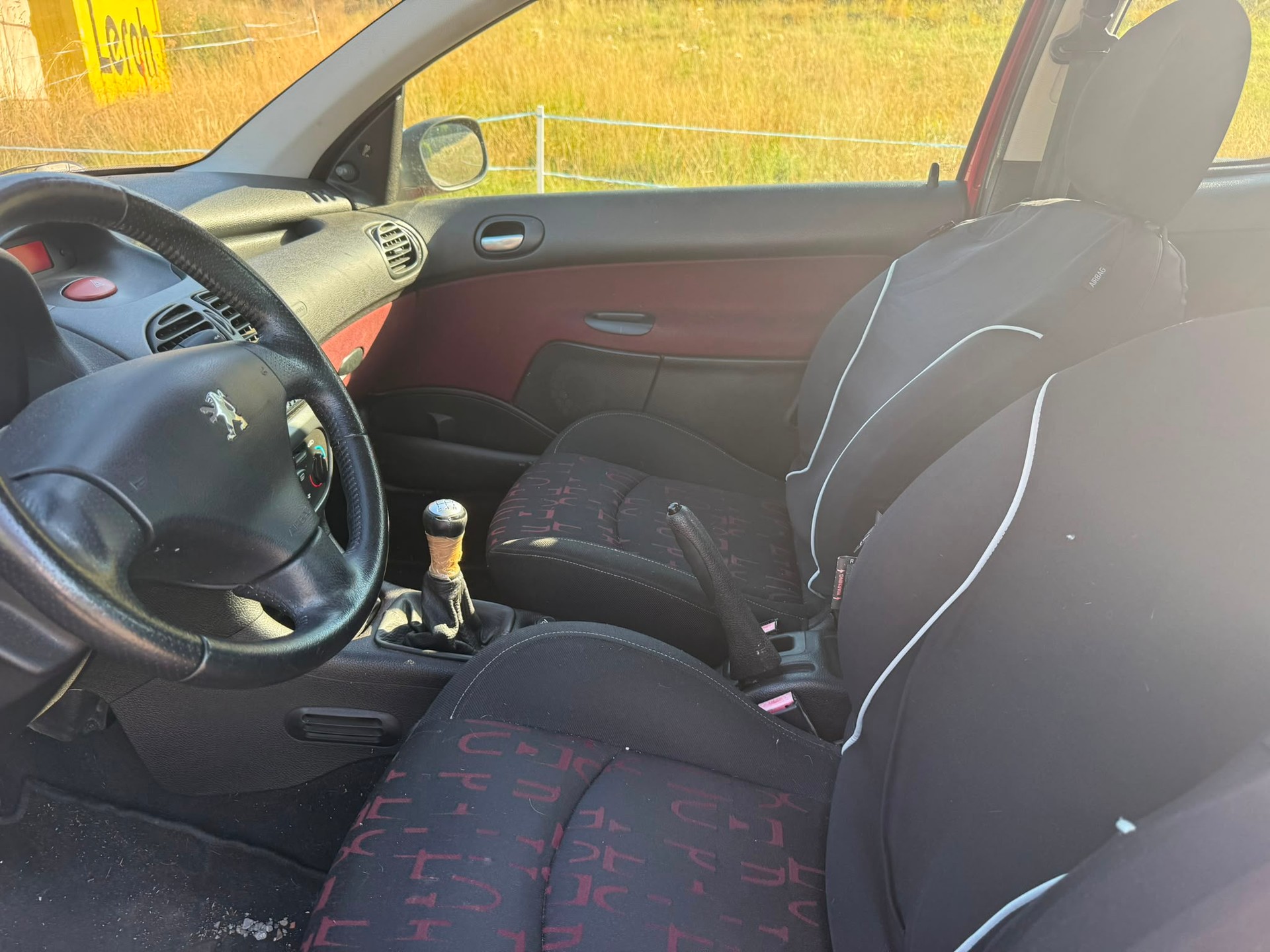 PEUGEOT 206 1.6 16V (XT) Premium-image-9