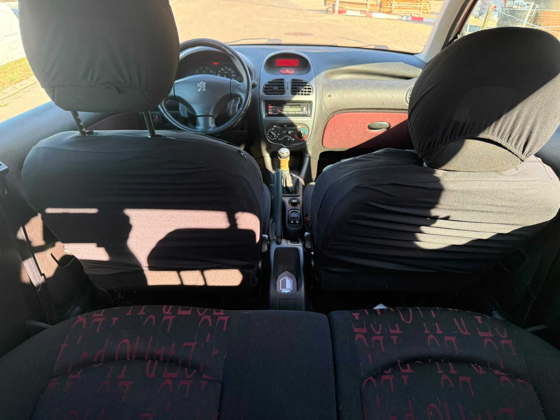 PEUGEOT 206 1.6 16V (XT) Premium-image-12