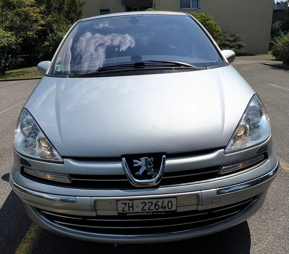 PEUGEOT 807 2.2 16V HDi Family+ Tiptronic