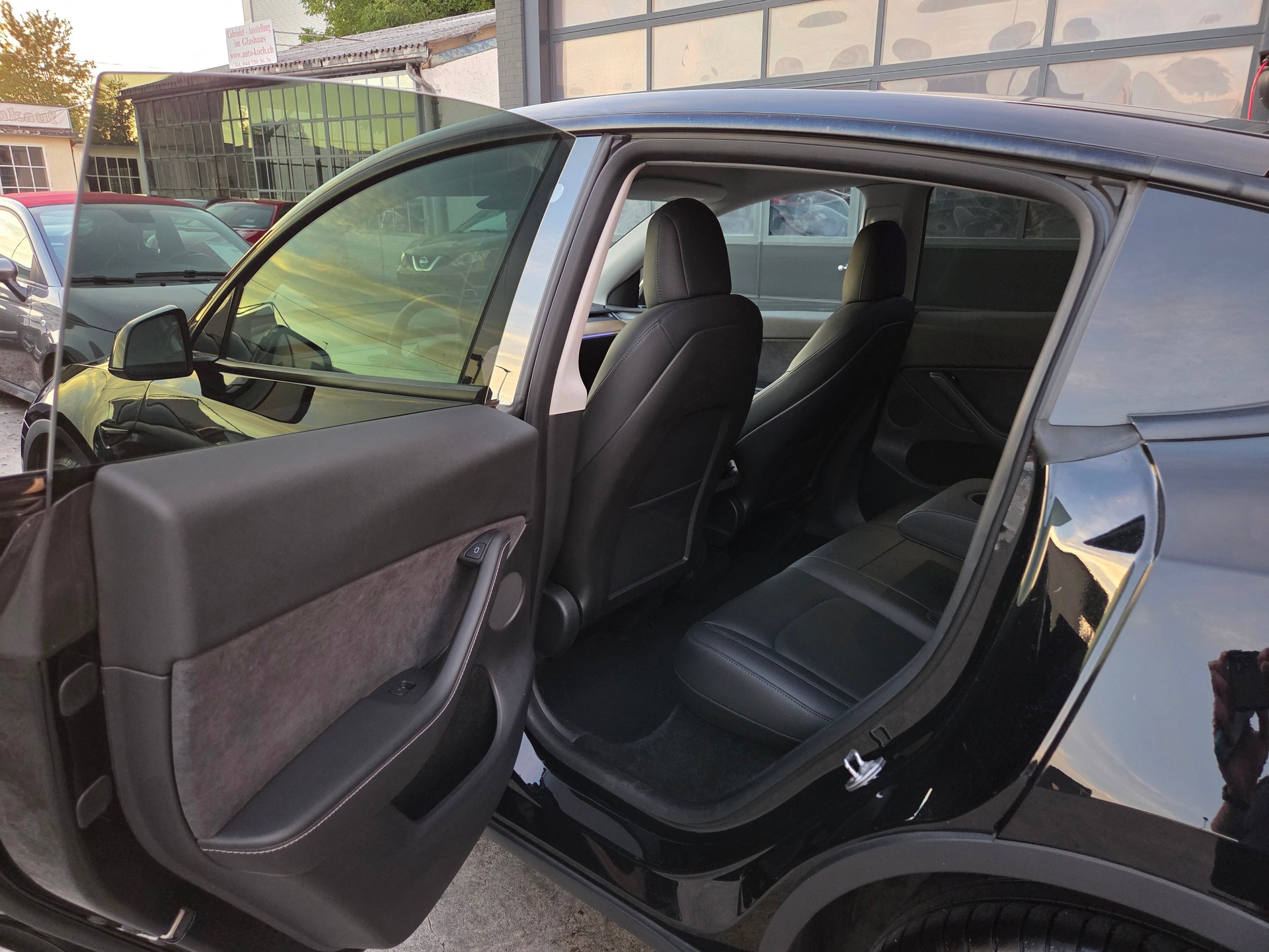 TESLA Model Y Long Range-image-13