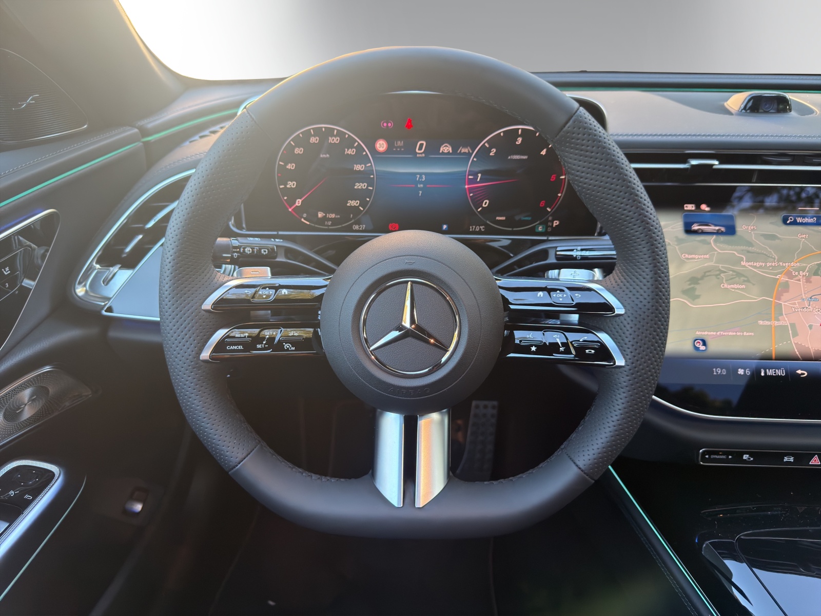 MERCEDES-BENZ E 220 d T 4Matic 9G-Tronic-image-12
